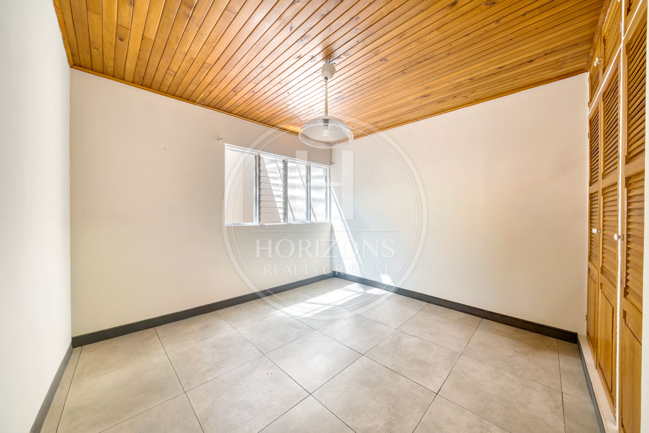 Casa Independiente Una Planta en Guayabos Curridabat 4 Habitaciones y Jardín Amplio noj1229or