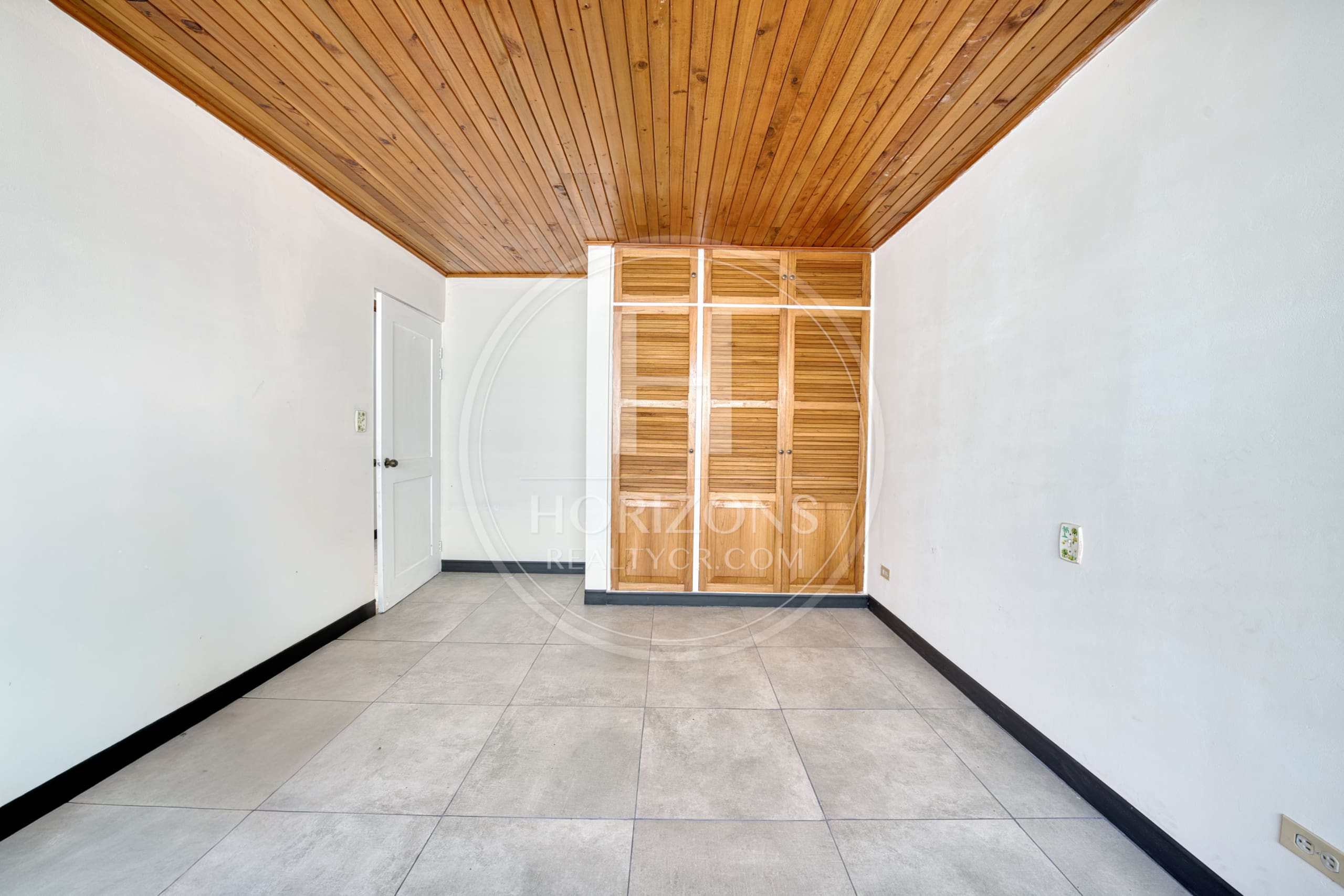 Casa Independiente Una Planta en Guayabos Curridabat 4 Habitaciones y Jardín Amplio noj1229or
