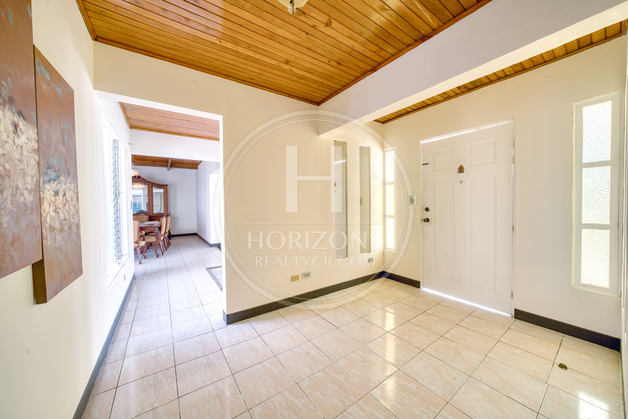Casa Independiente Una Planta en Guayabos Curridabat 4 Habitaciones y Jardín Amplio noj1229or