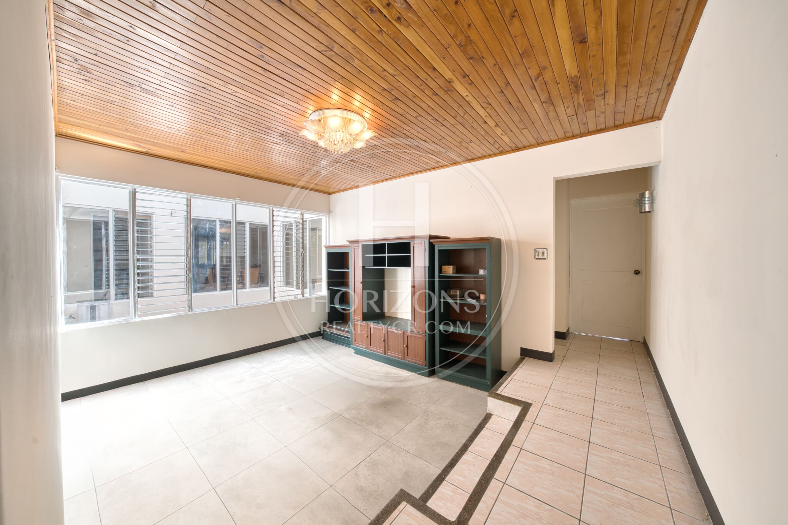 Casa Independiente Una Planta en Guayabos Curridabat 4 Habitaciones y Jardín Amplio noj1229or