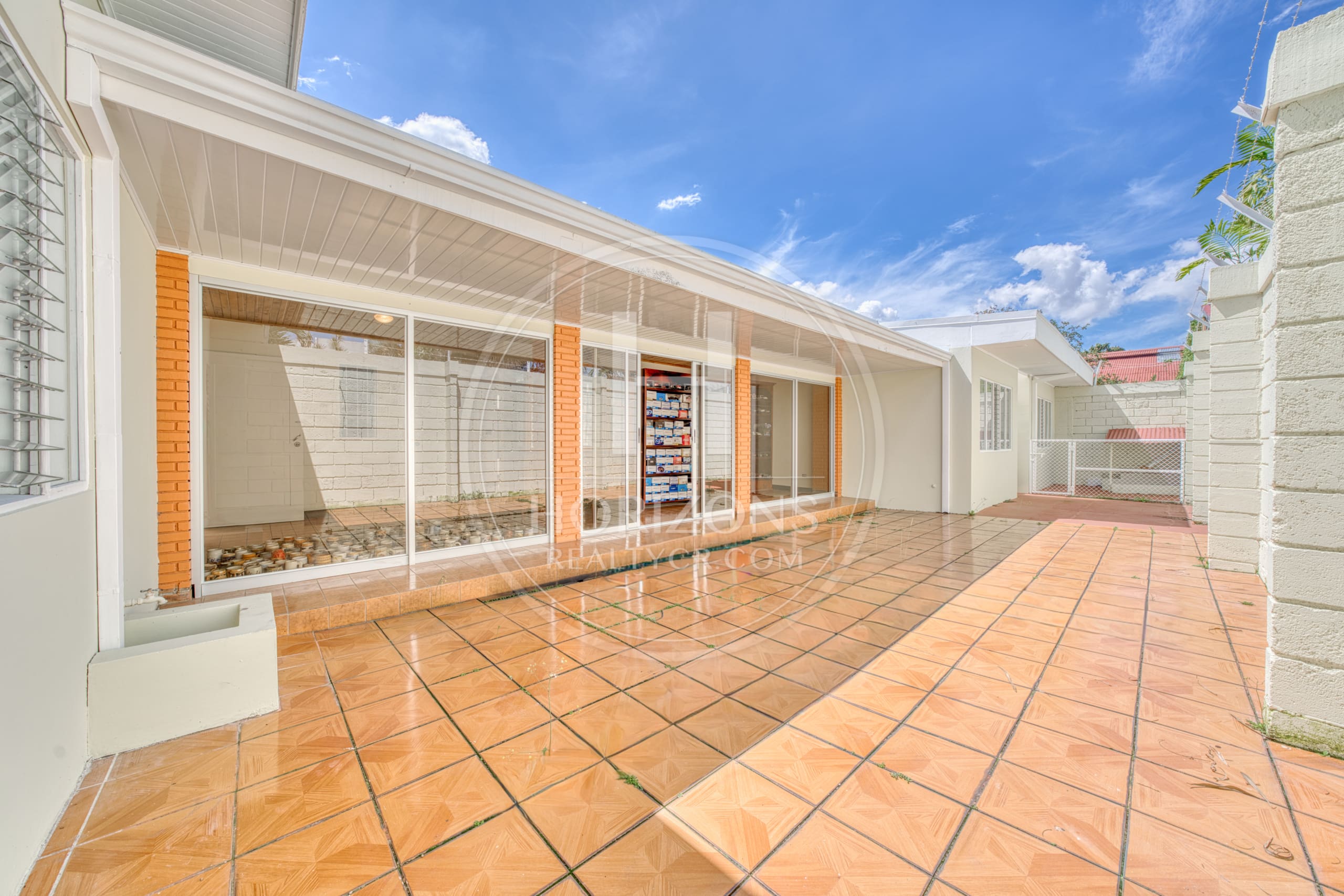 Casa Independiente Una Planta en Guayabos Curridabat 4 Habitaciones y Jardín Amplio noj1229or