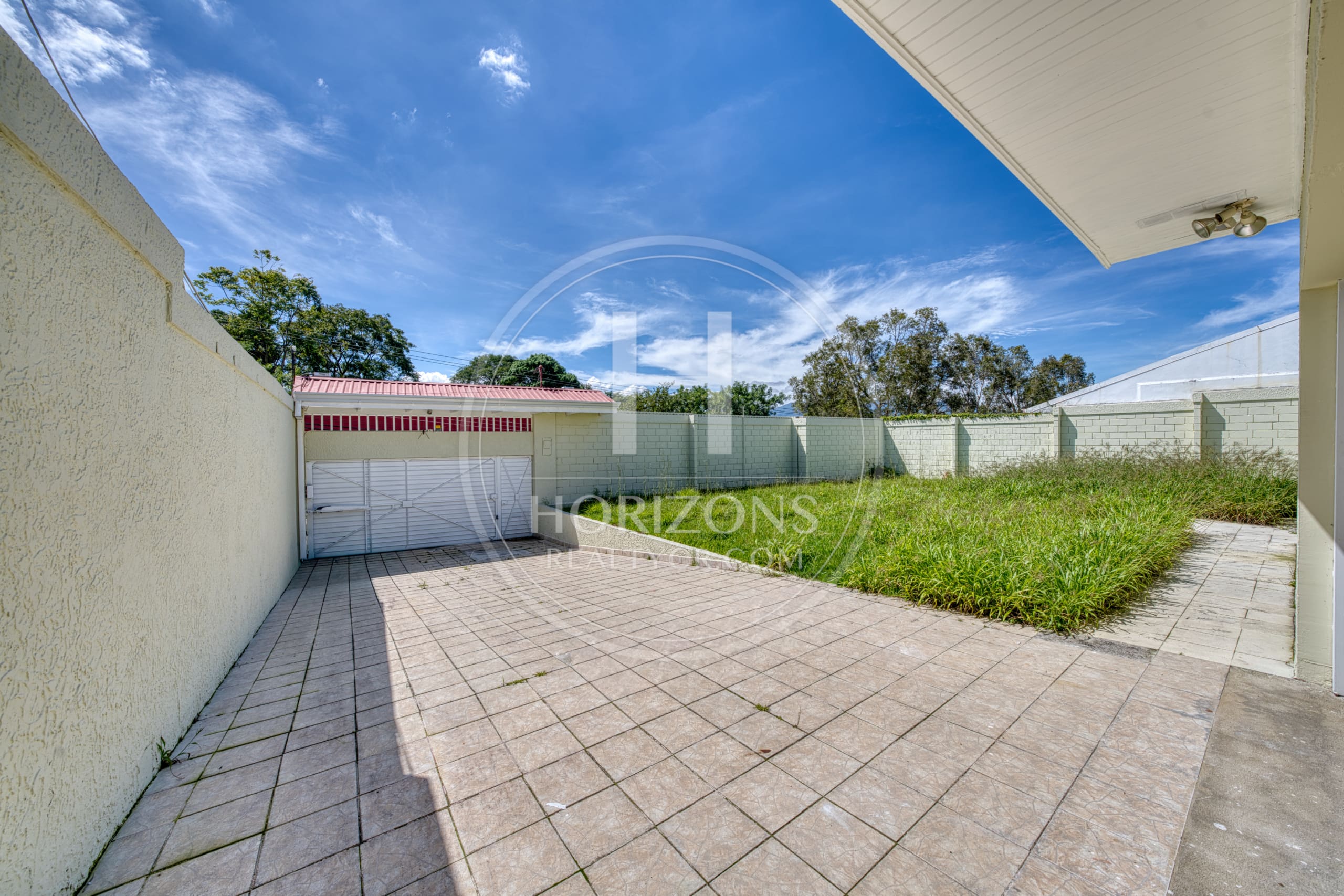 Casa Independiente Una Planta en Guayabos Curridabat 4 Habitaciones y Jardín Amplio noj1229or