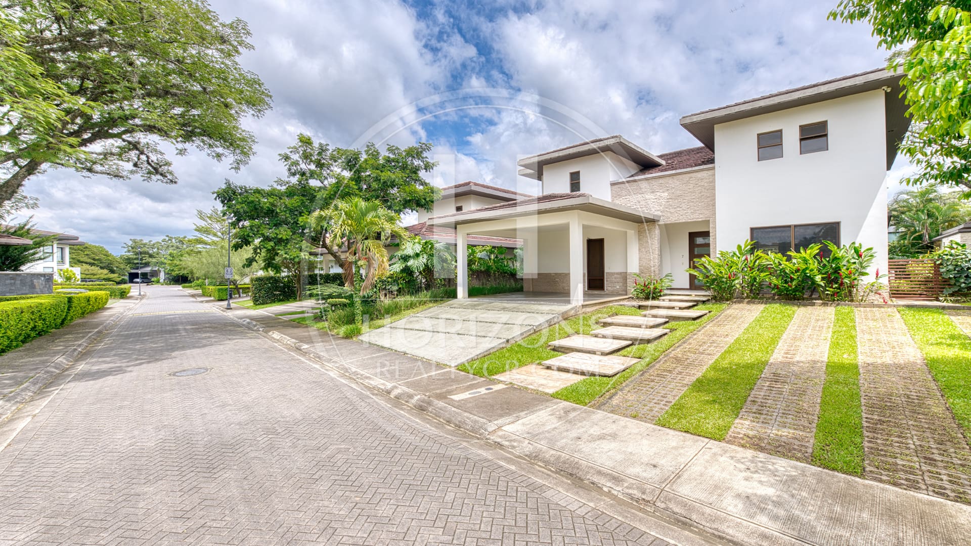 Se Vende Casa En Condominio Nya En Lindora Santa Ana 5 Habitaciones Y Jardín Noj1218Or