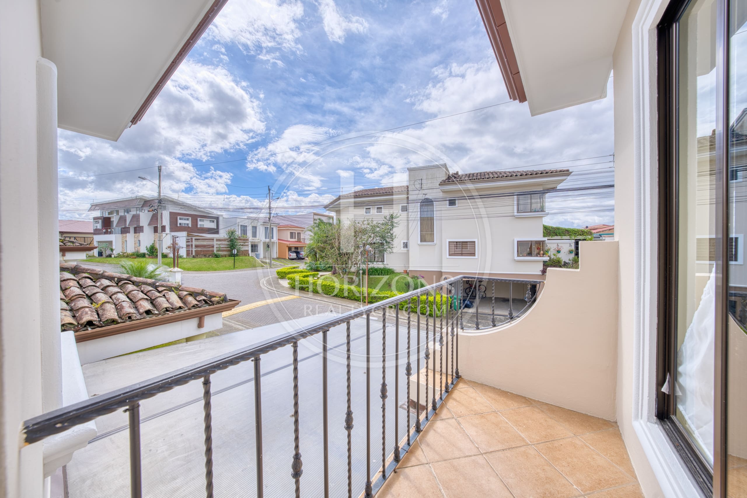 Casa en Condominio Lomas de Granadilla Curridabat 3 Habitaciones 3 Parqueos y Jardín noj1221ij
