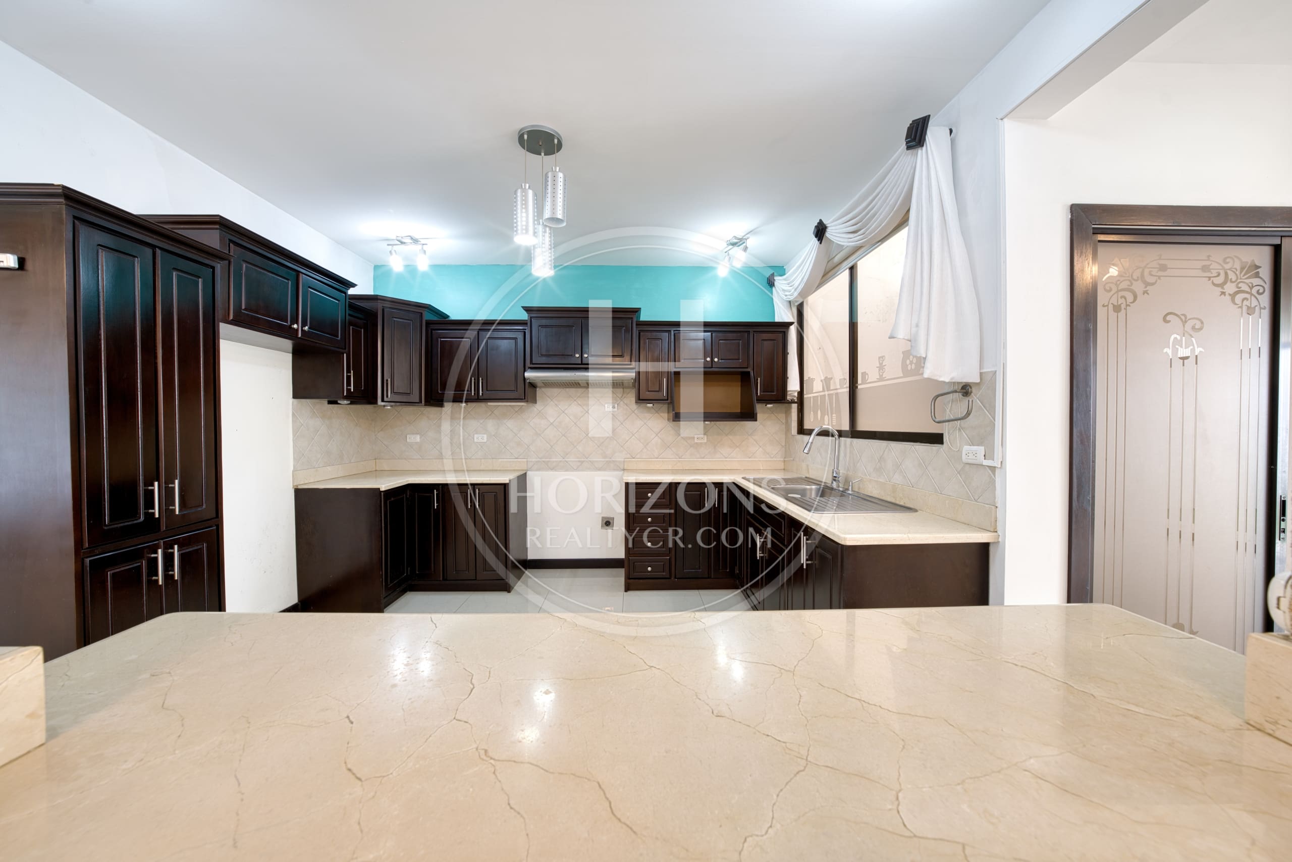 Casa en Condominio Lomas de Montes de Oca 350m² 2 Habitaciones y Oficina noj1220ij