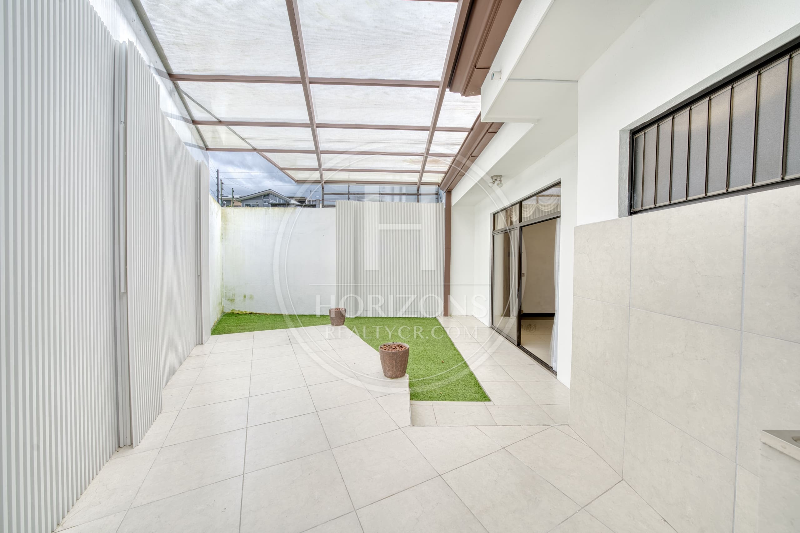 Casa en Condominio Lomas de Montes de Oca 350m² 2 Habitaciones y Oficina noj1220ij