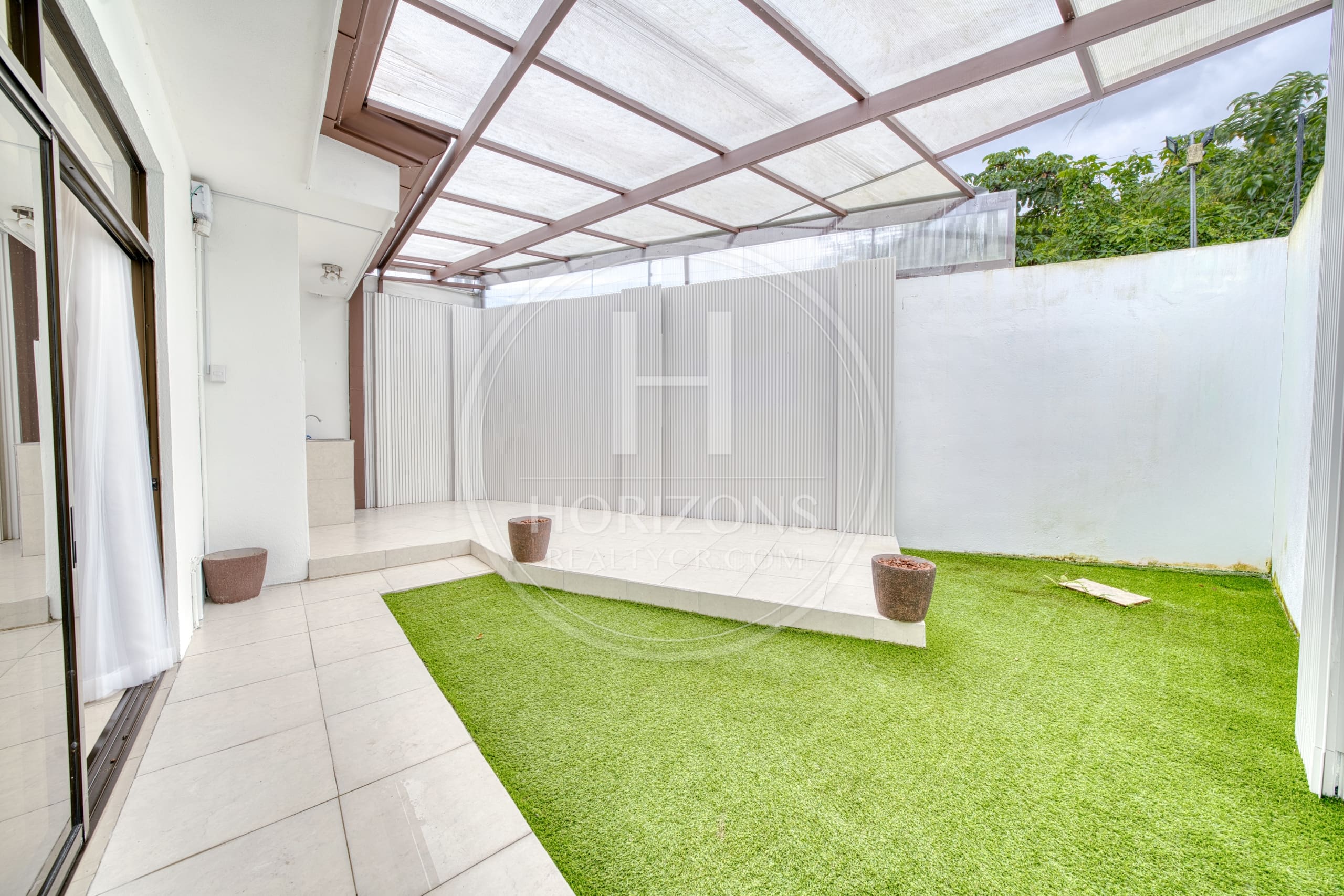 Casa en Condominio Lomas de Montes de Oca 350m² 2 Habitaciones y Oficina noj1220ij