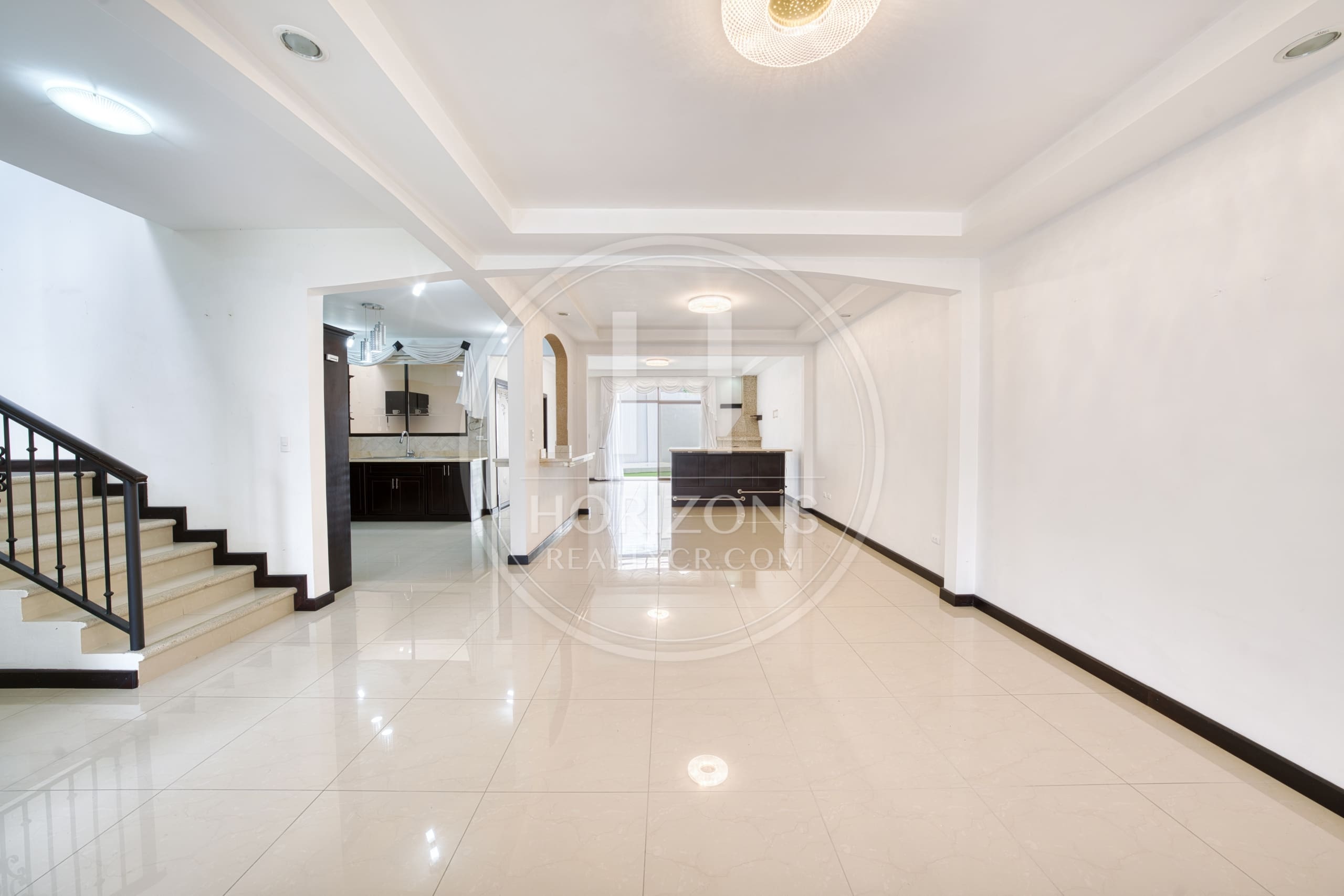 Casa en Condominio Lomas de Montes de Oca 350m² 2 Habitaciones y Oficina noj1220ij