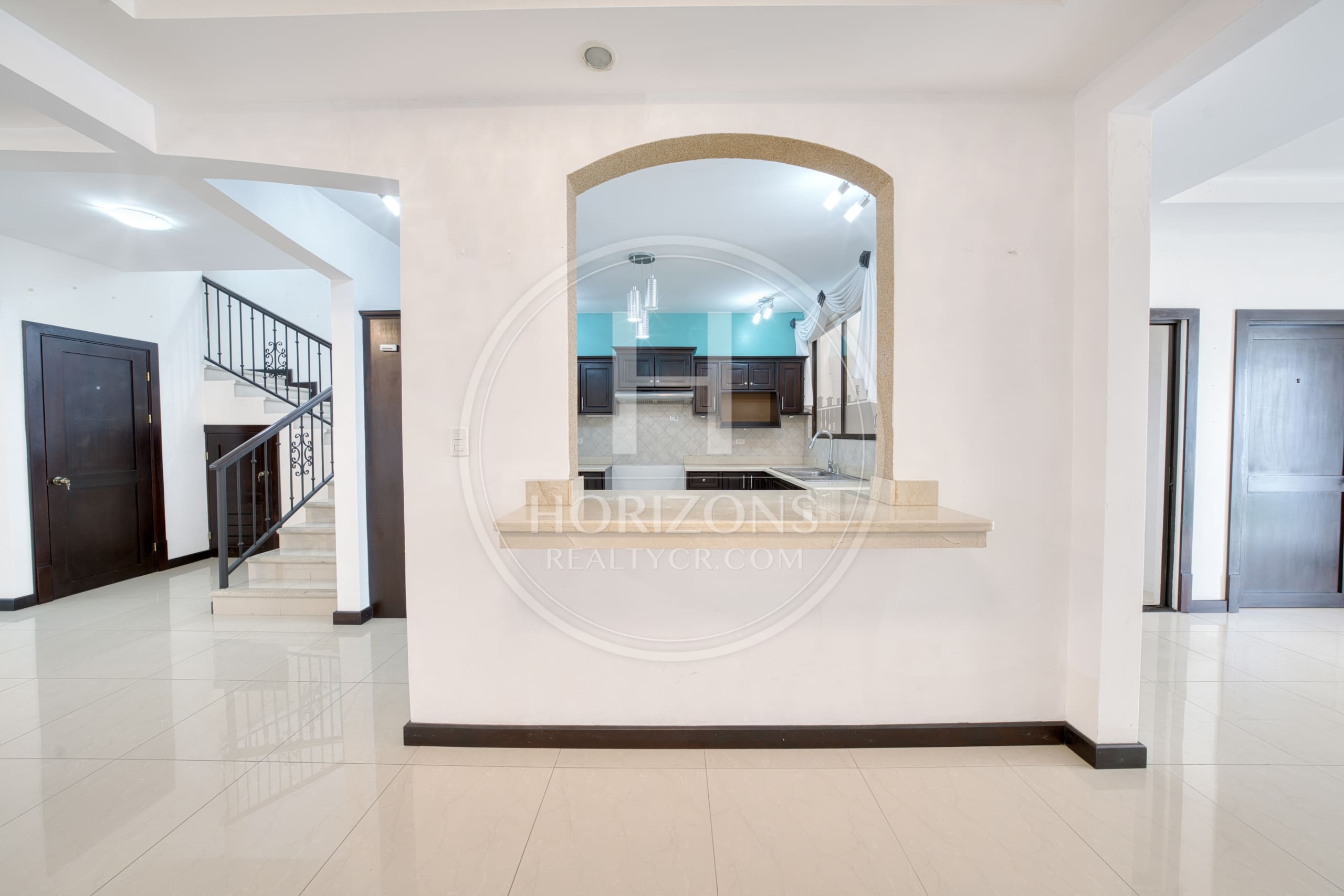 Casa en Condominio Lomas de Montes de Oca 350m² 2 Habitaciones y Oficina noj1220ij