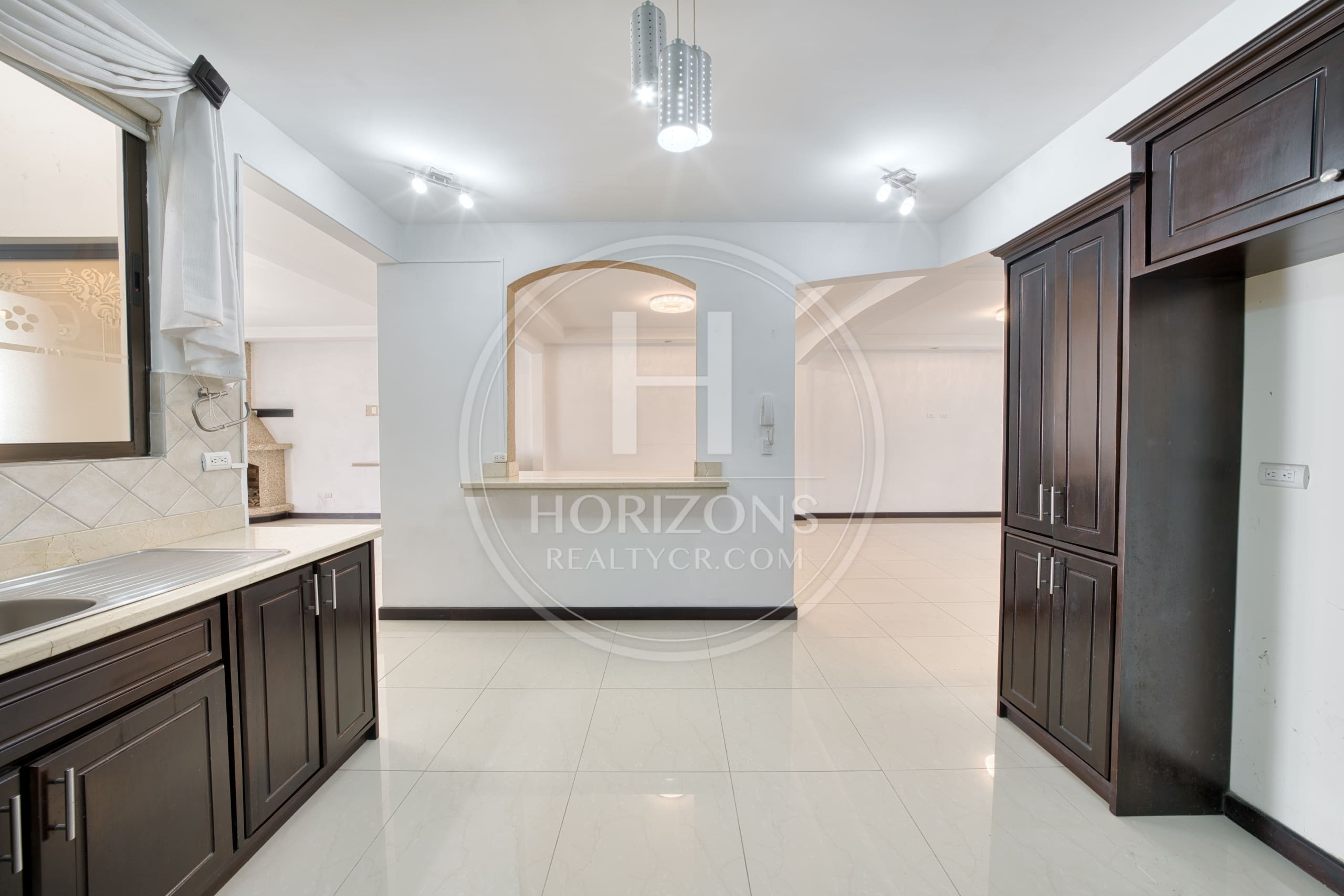 Casa en Condominio Lomas de Montes de Oca 350m² 2 Habitaciones y Oficina noj1220ij