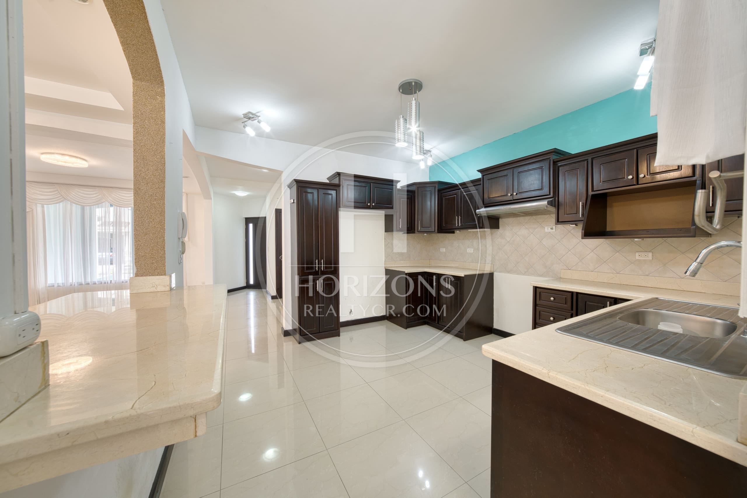 Casa en Condominio Lomas de Montes de Oca 350m² 2 Habitaciones y Oficina noj1220ij