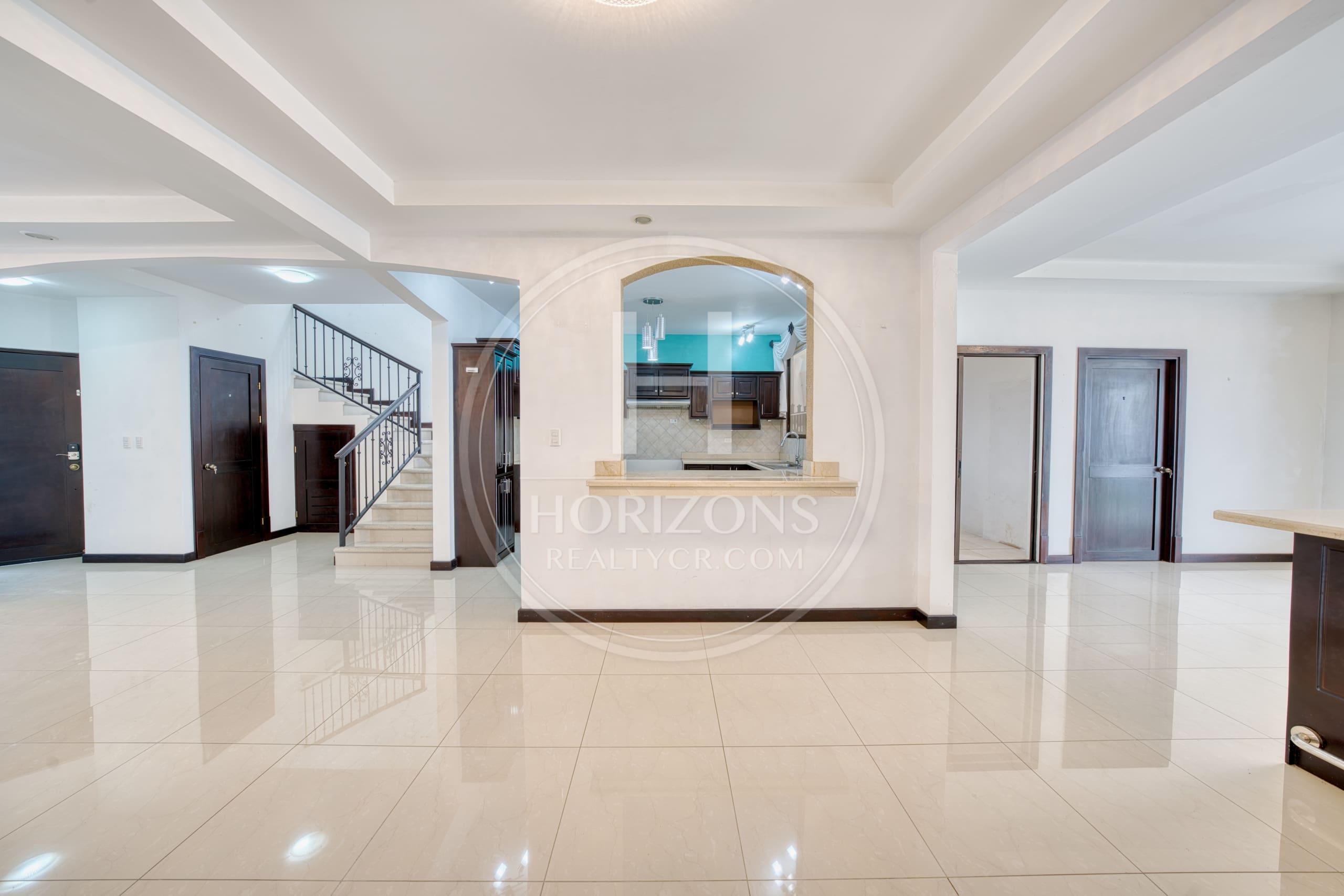 Casa en Condominio Lomas de Montes de Oca 350m² 2 Habitaciones y Oficina noj1220ij
