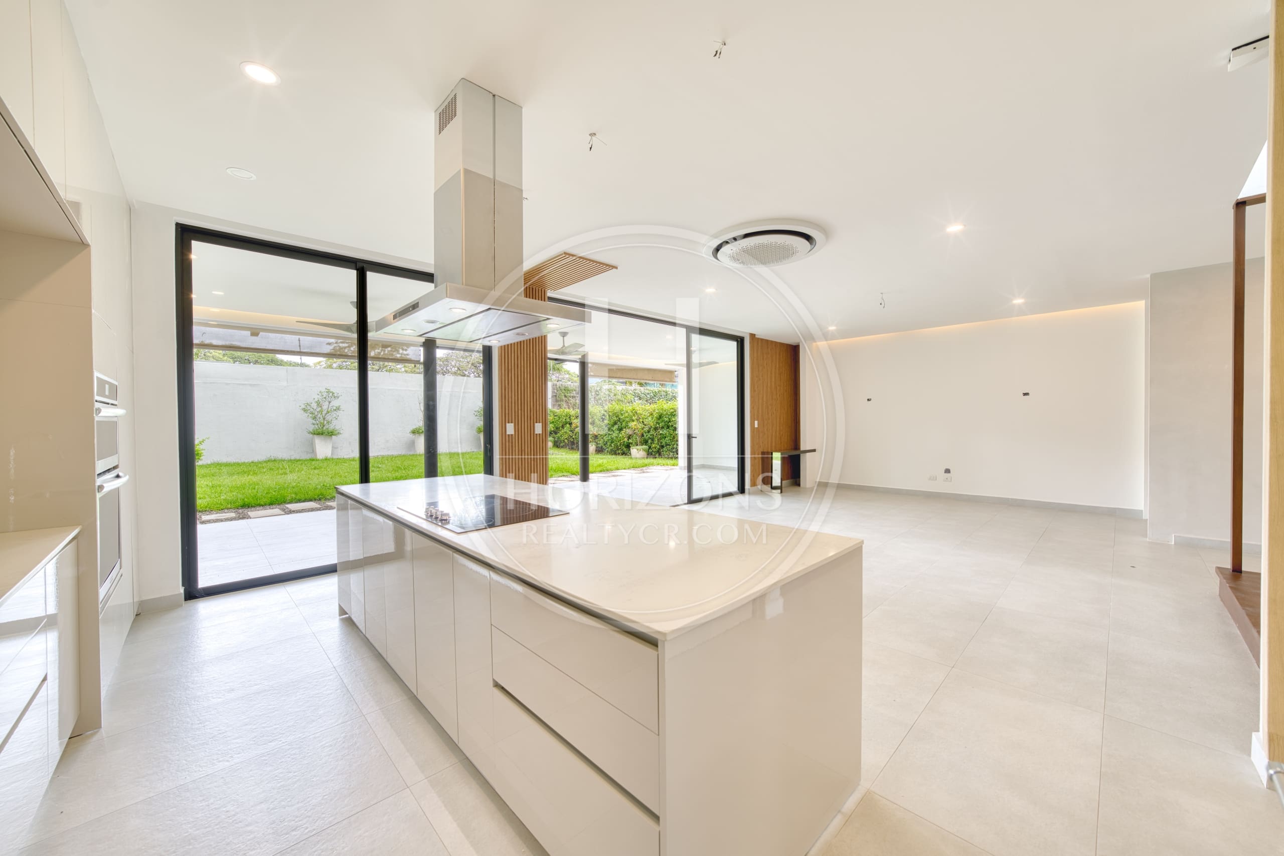 Se Vende Casa en Condominio Vereda Lindora  Santa Ana 4 Habitaciones noj1219or
