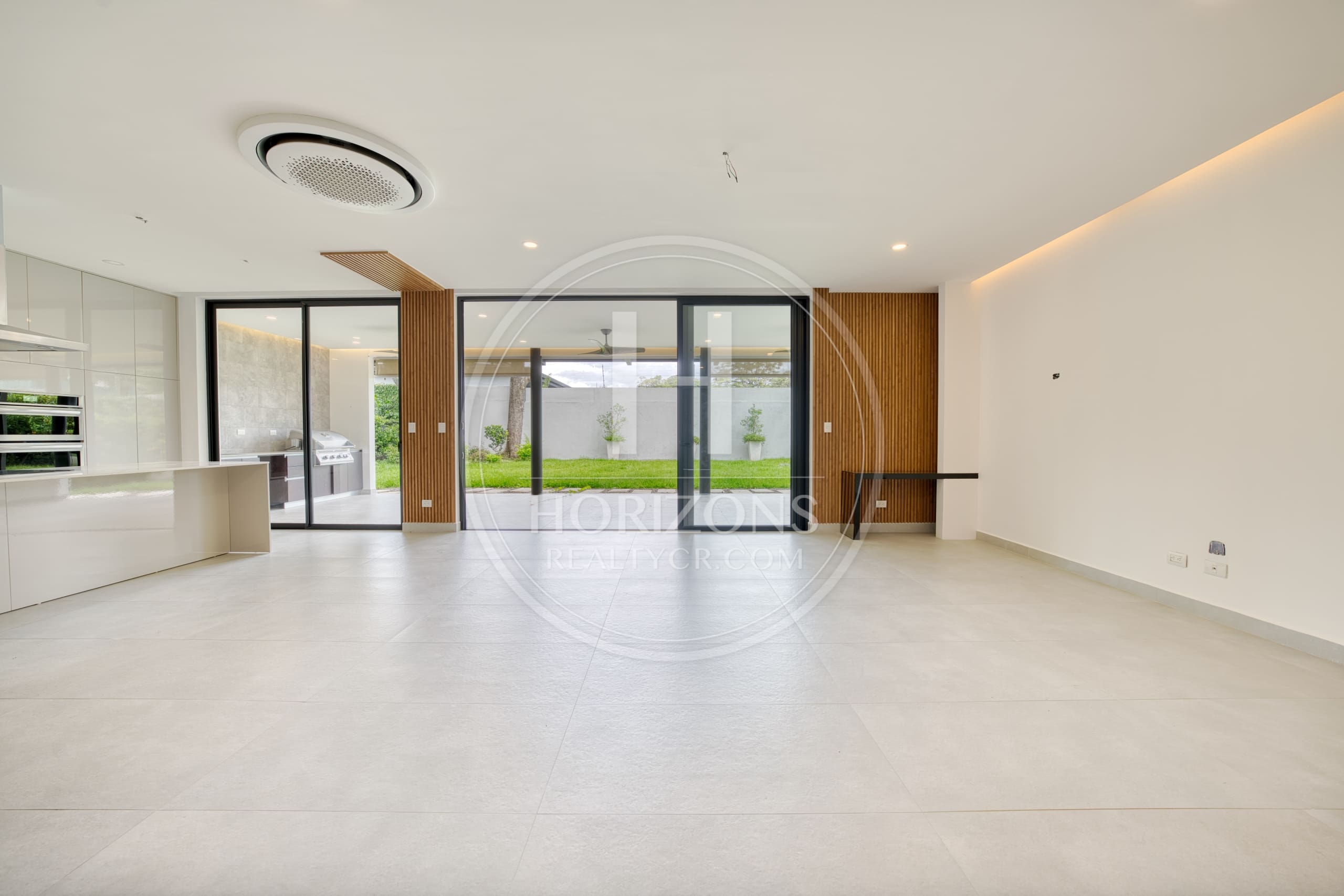 Se Vende Casa en Condominio Vereda Lindora  Santa Ana 4 Habitaciones noj1219or