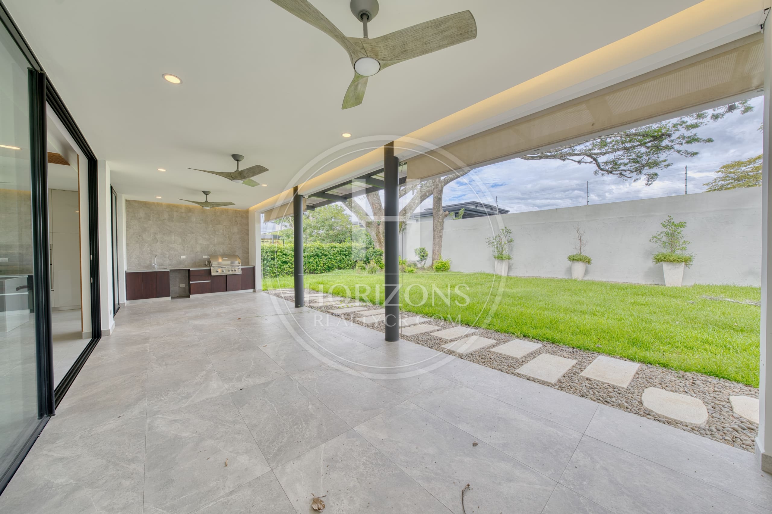 Se Vende Casa en Condominio Vereda Lindora  Santa Ana 4 Habitaciones noj1219or