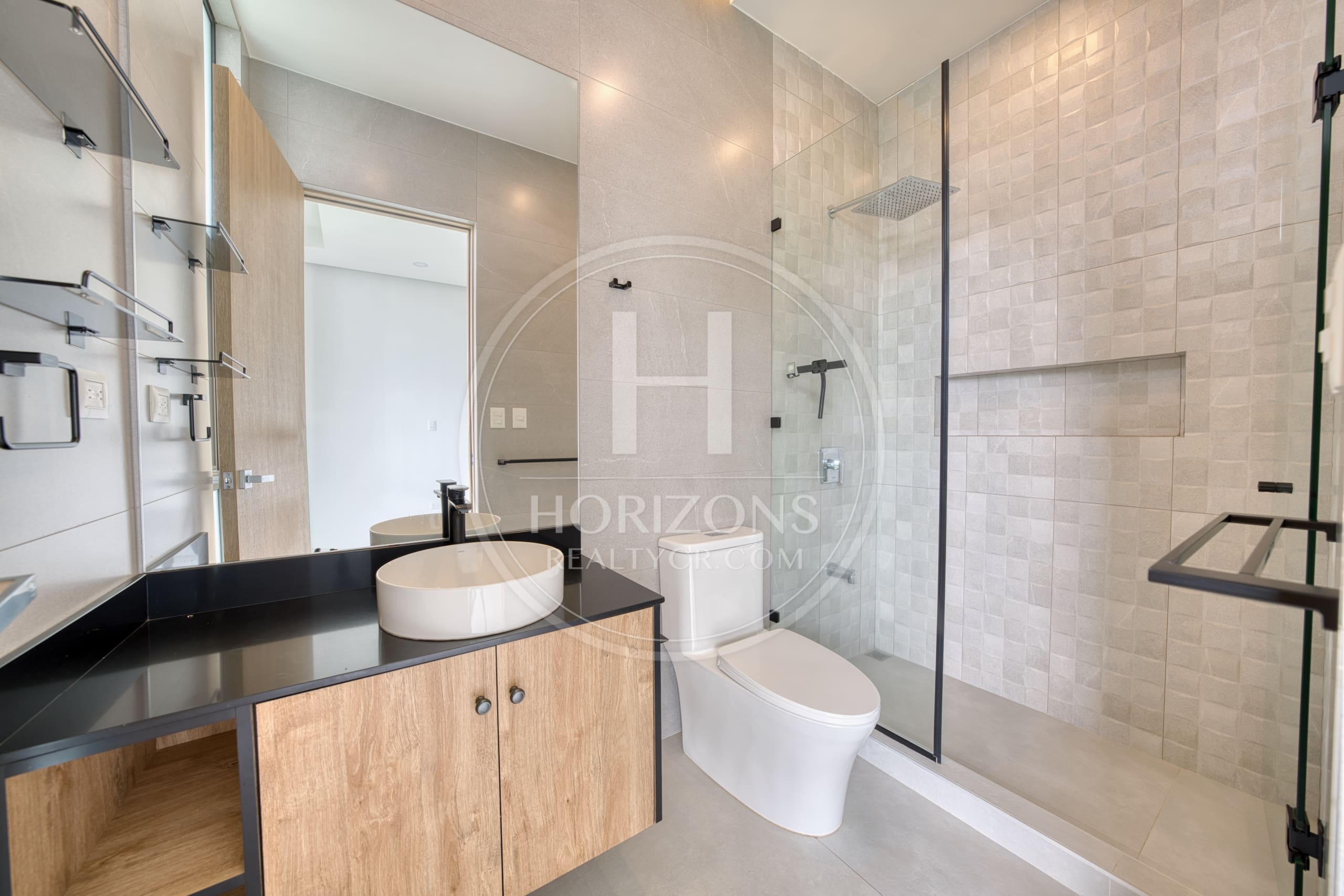 Se Vende Casa en Condominio Vereda Lindora  Santa Ana 4 Habitaciones noj1219or