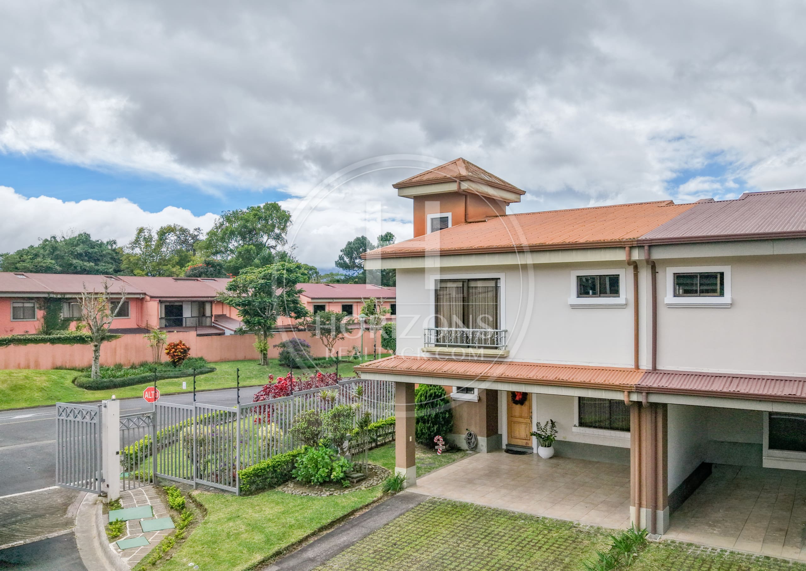 Se Vende Casa Condominio La Floresta en Concepción de Tres Ríos con Jardín y 3 Habitaciones noj1235ij