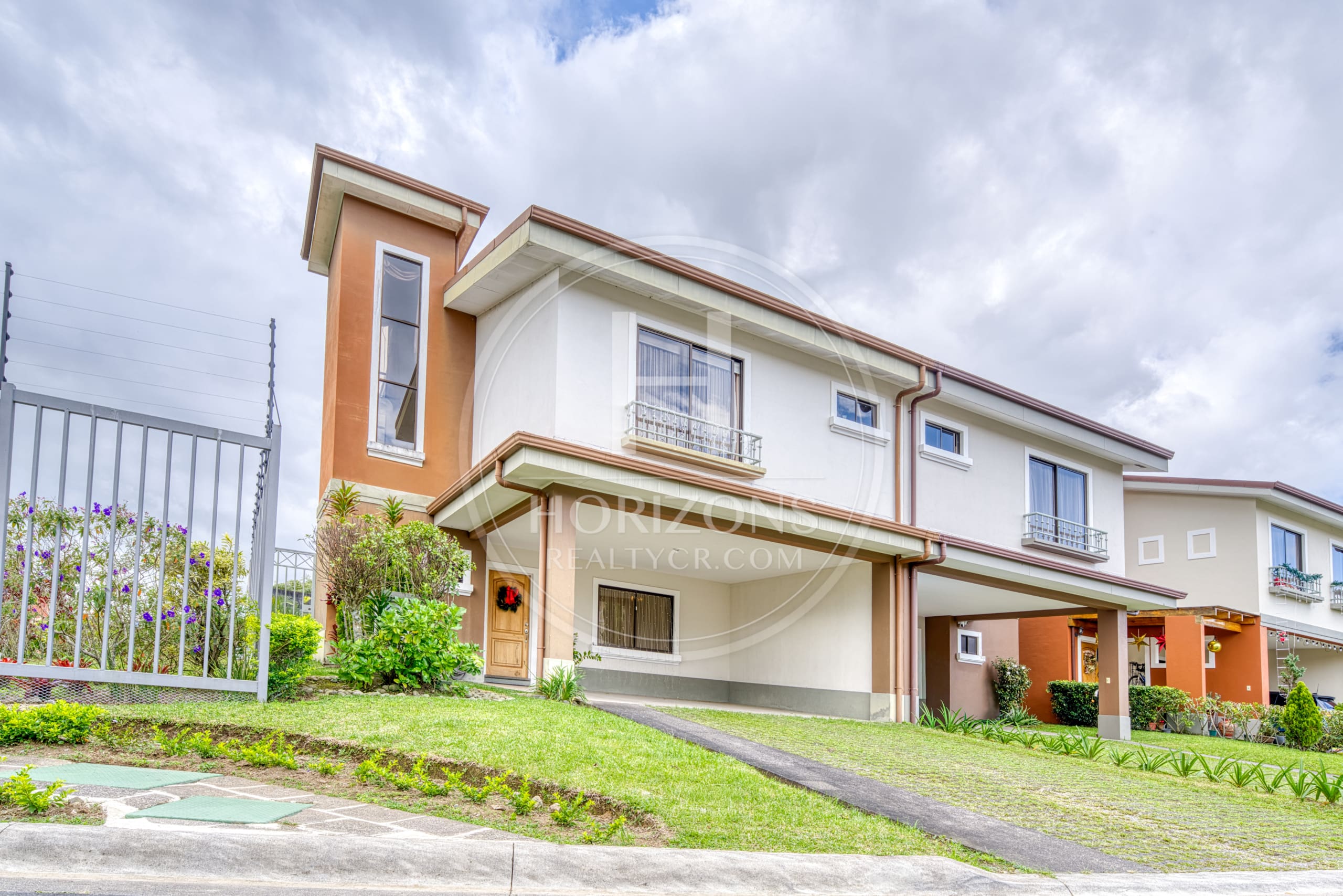 Se Vende Casa Condominio La Floresta En Concepción De Tres Ríos Con Jardín Y 3 Habitaciones Noj1235Ij