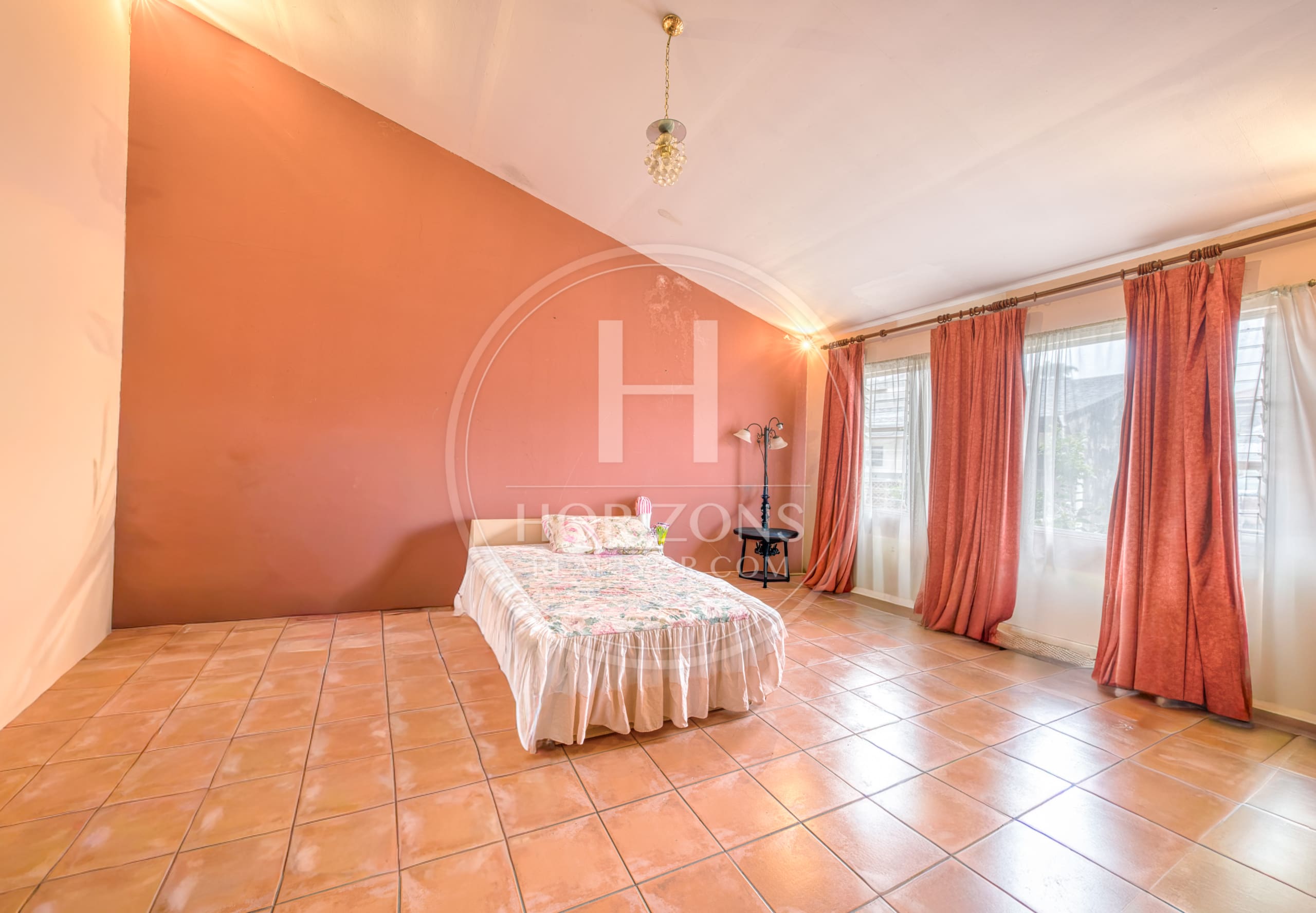 Se Vende Casa de Una Planta en Curridabat con Apartamento Independiente 6 Habitaciones noj1237ij