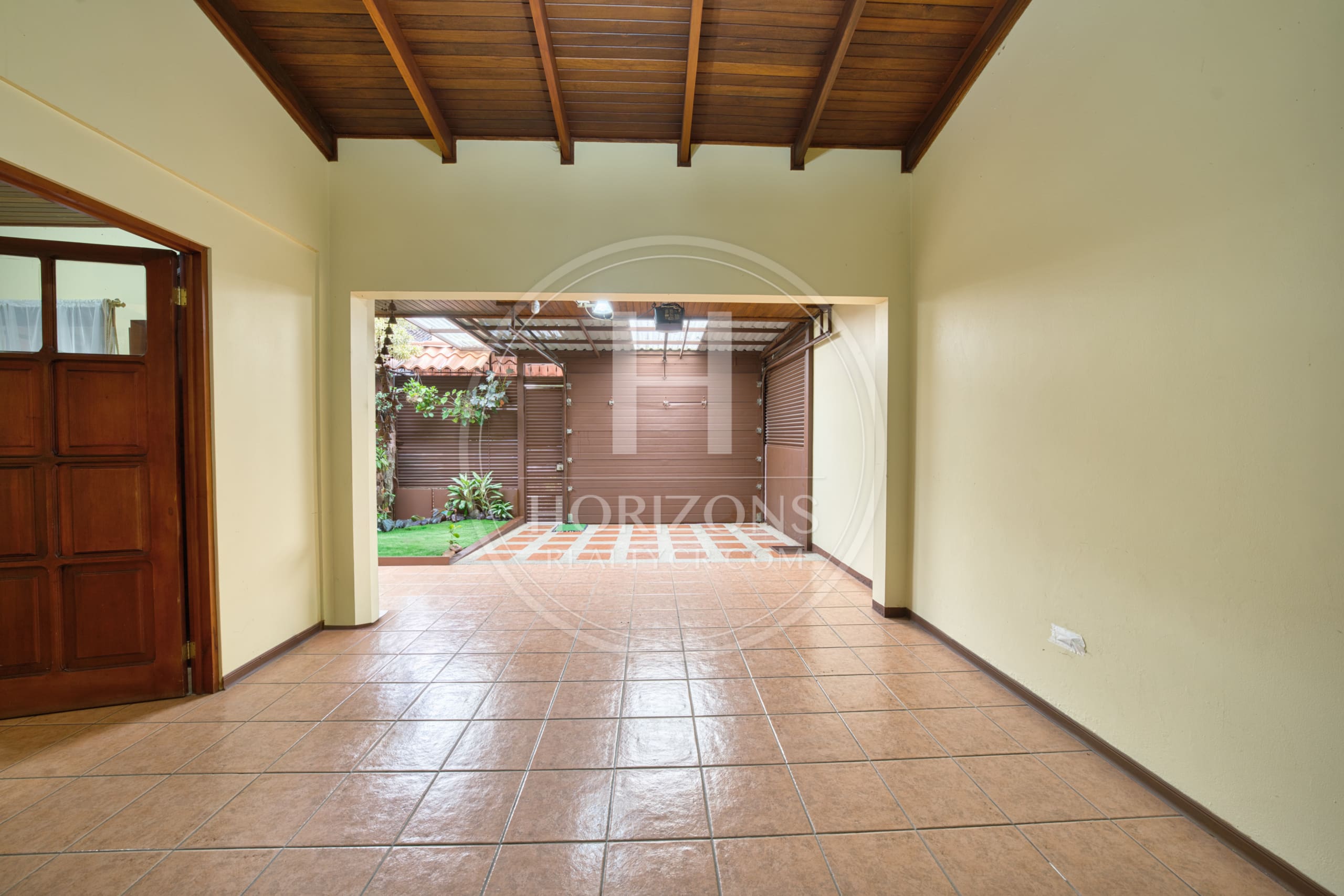 Se Vende Casa de Una Planta en Curridabat con Apartamento Independiente 6 Habitaciones noj1237ij