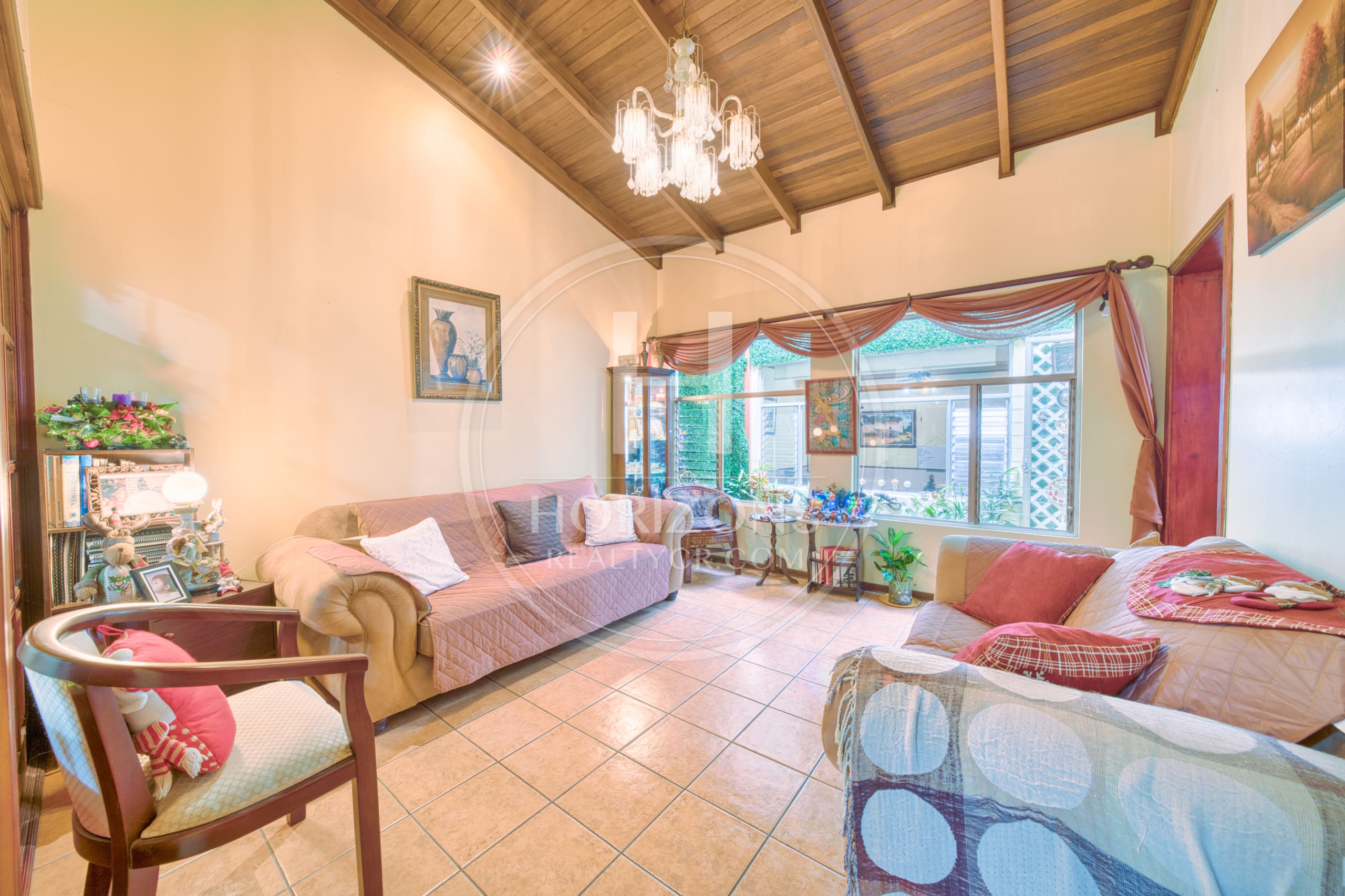 Se Vende Casa de Una Planta en Curridabat con Apartamento Independiente 6 Habitaciones noj1237ij