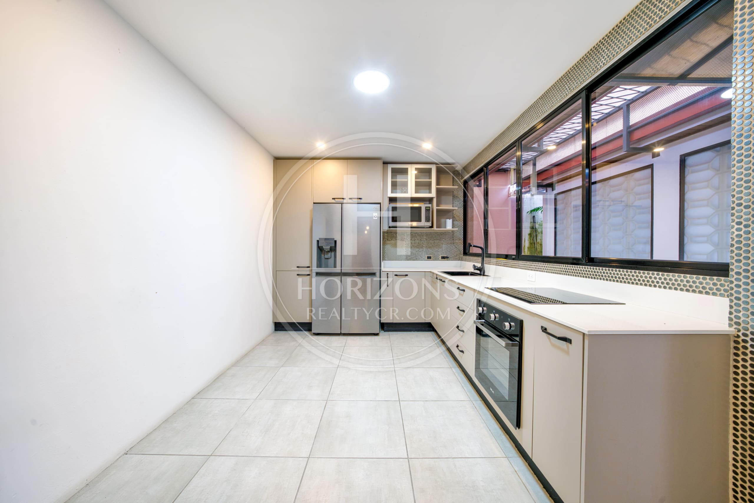 Casa de Una Planta en Los Yoses con Modernos Acabados 4 Habitaciones y jardín noj1226jb