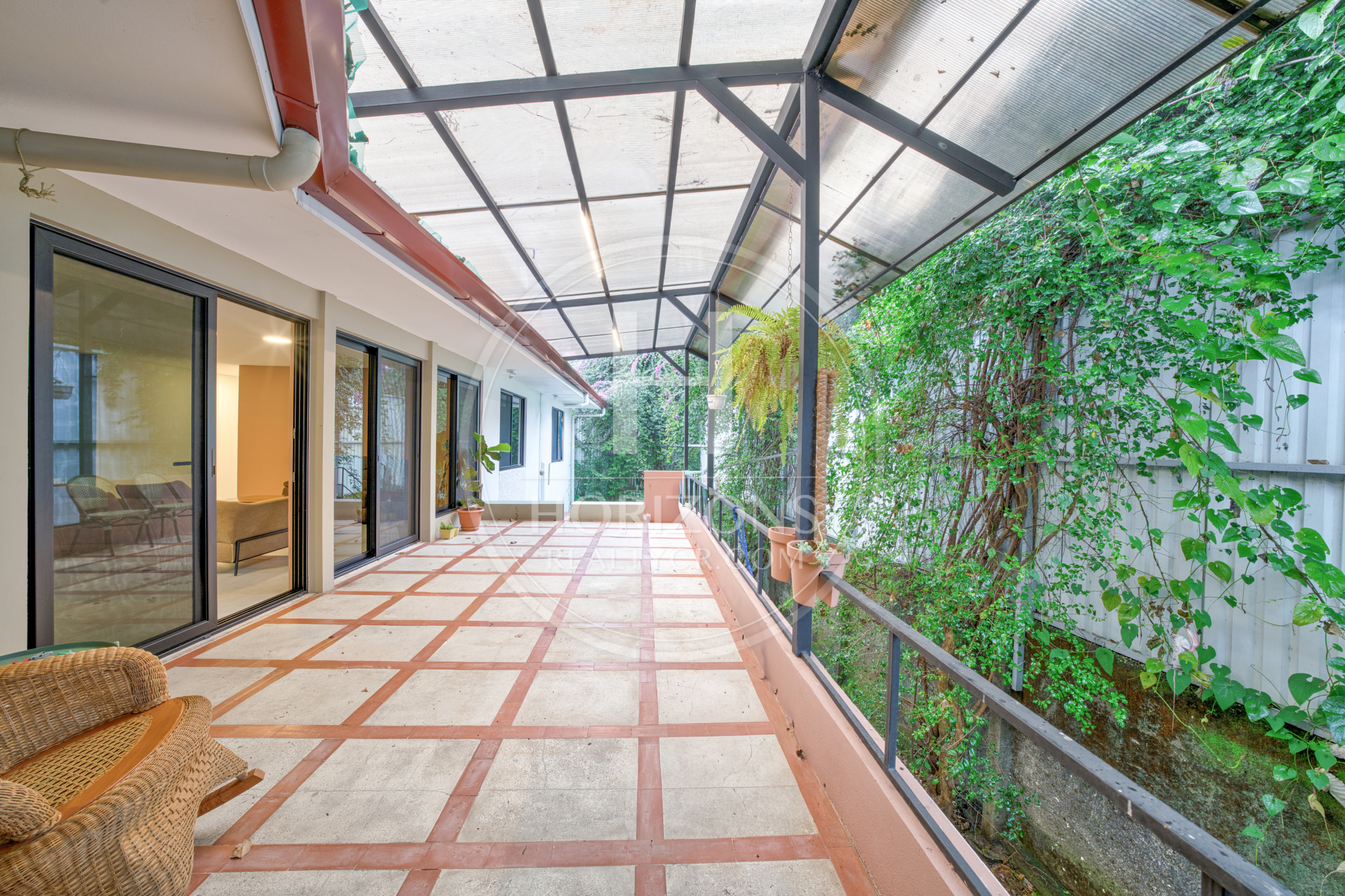 Casa de Una Planta en Los Yoses con Modernos Acabados 4 Habitaciones y jardín noj1226jb