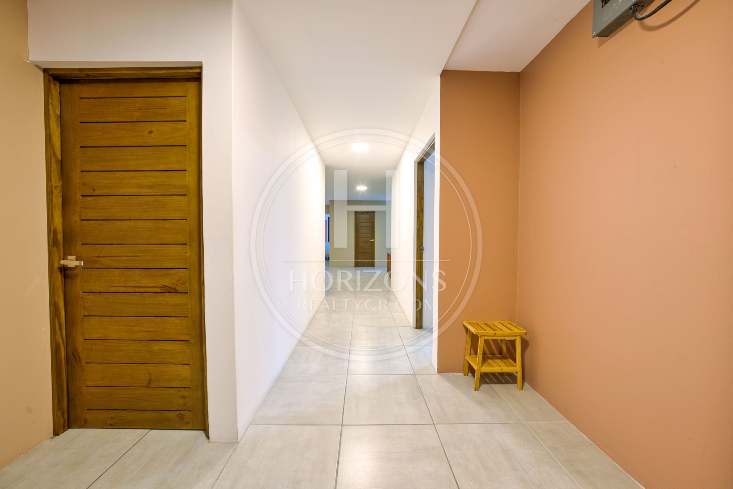 Casa de Una Planta en Los Yoses con Modernos Acabados 4 Habitaciones y jardín noj1226jb