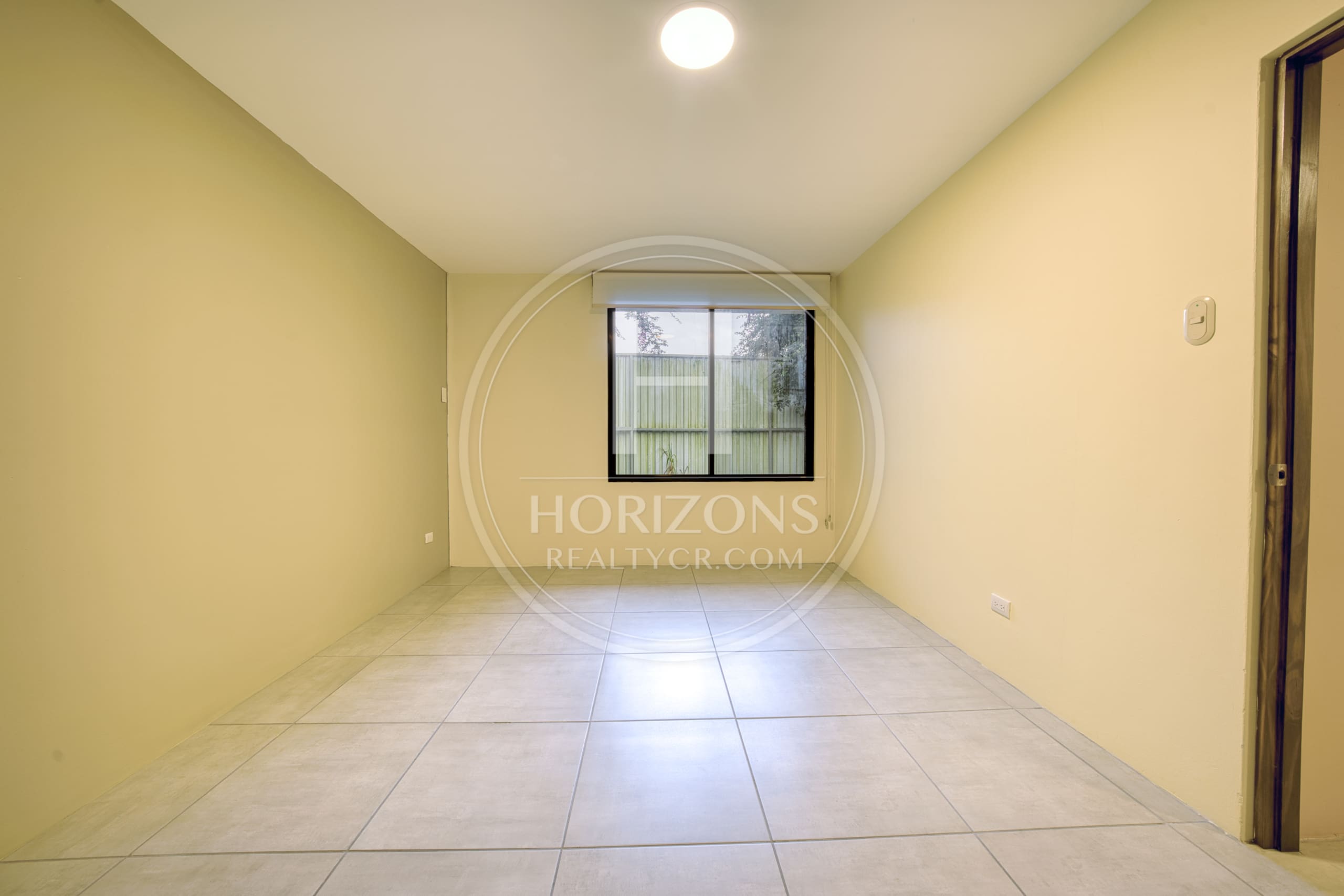 Casa de Una Planta en Los Yoses con Modernos Acabados 4 Habitaciones y jardín noj1226jb