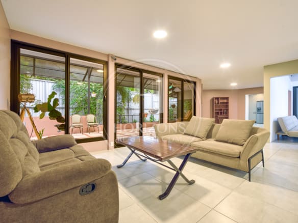 Casa De Una Planta En Los Yoses Con Modernos Acabados 4 Habitaciones Y Jardín Noj1226Jb