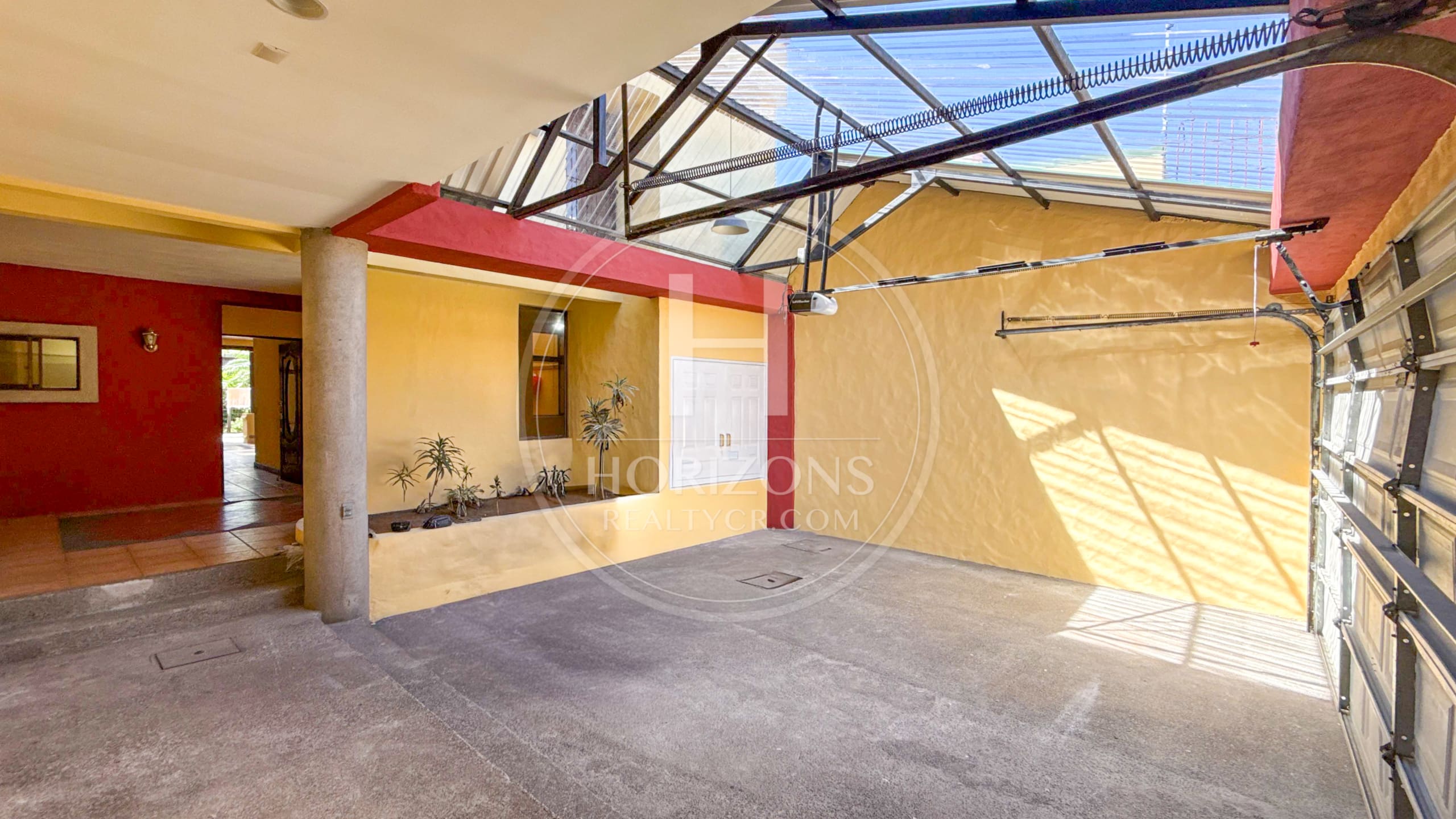 Casa Independiente con Patio en Barrio Tournón San José 3 Habitaciones y 3 Parqueos nja1243jb