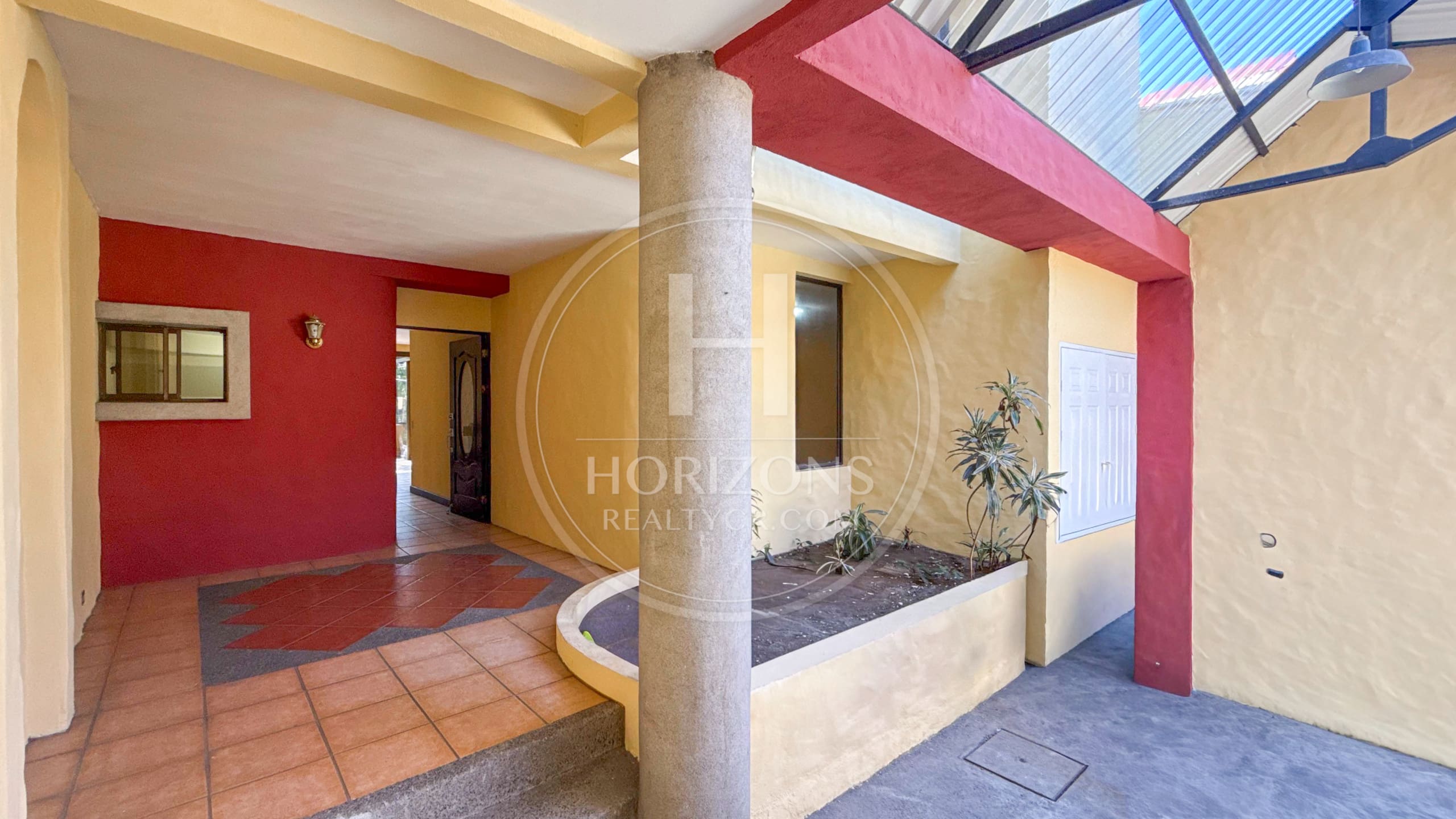 Casa Independiente con Patio en Barrio Tournón San José 3 Habitaciones y 3 Parqueos nja1243jb