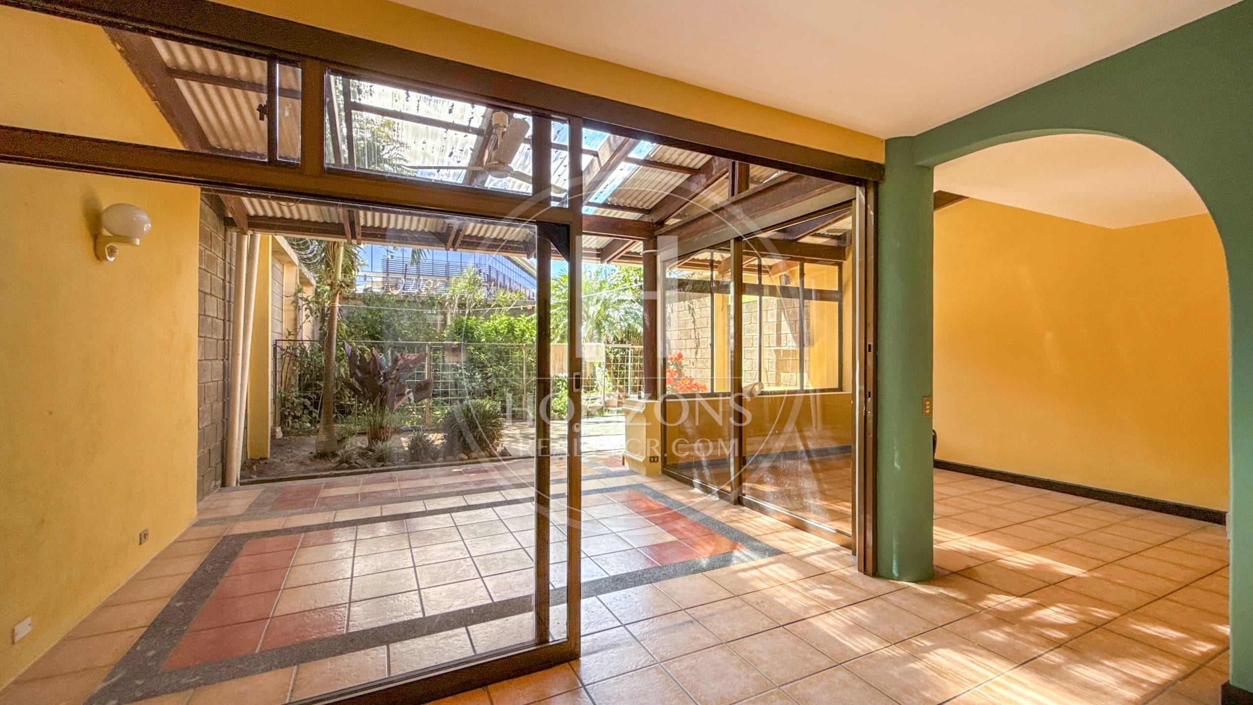 Casa Independiente con Patio en Barrio Tournón San José 3 Habitaciones y 3 Parqueos nja1243jb
