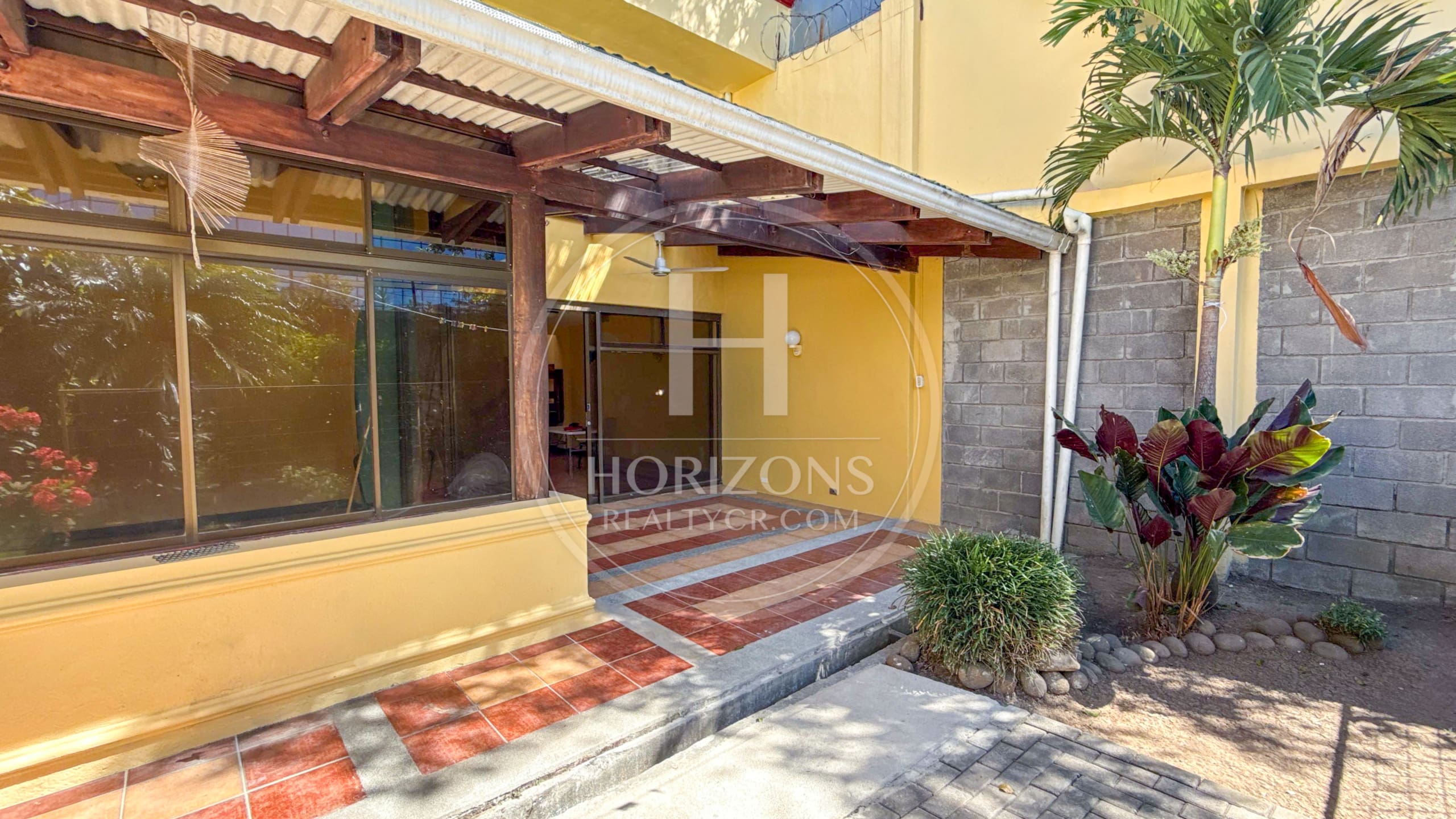 Casa Independiente con Patio en Barrio Tournón San José 3 Habitaciones y 3 Parqueos nja1243jb
