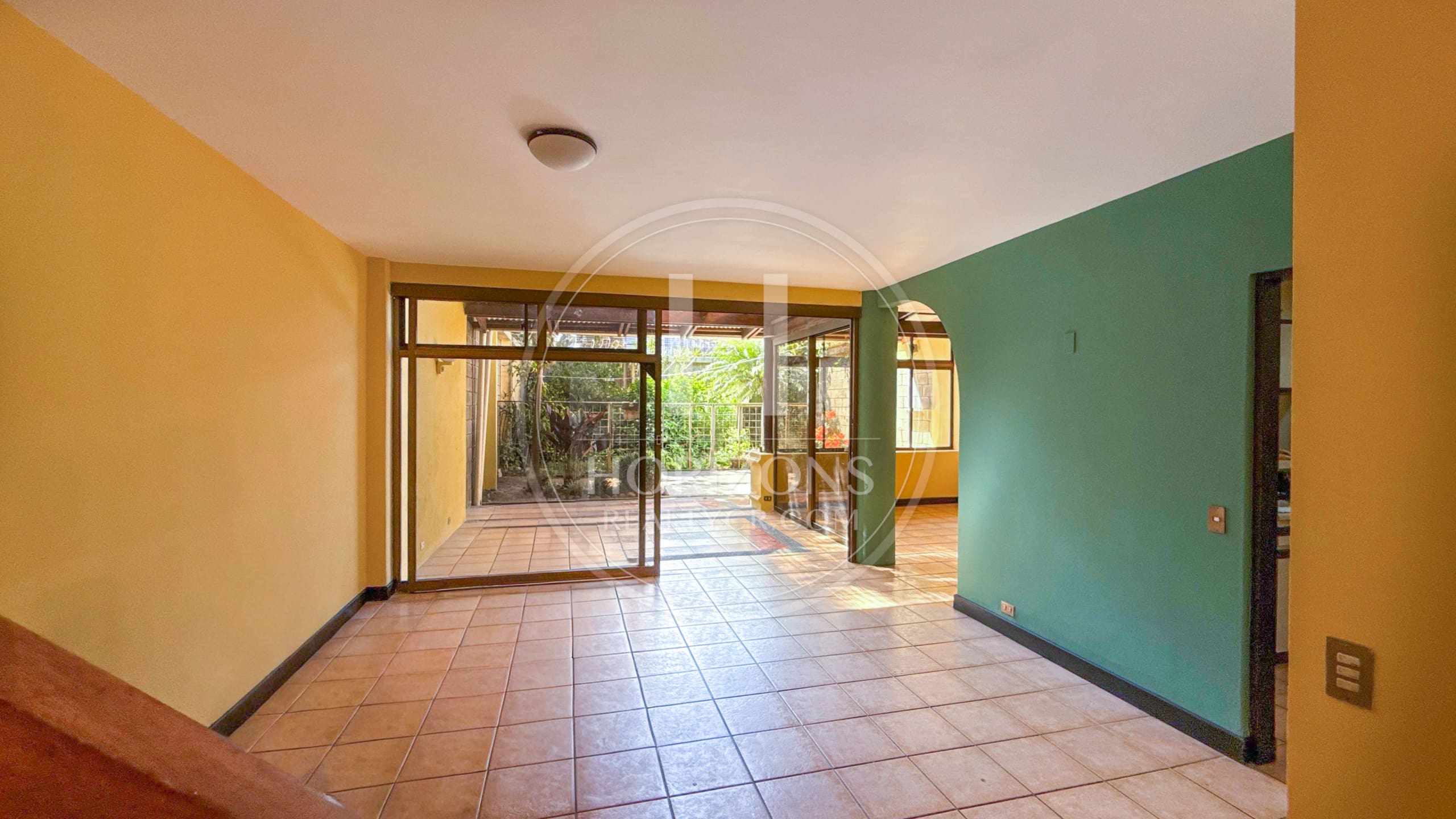 Casa Independiente con Patio en Barrio Tournón San José 3 Habitaciones y 3 Parqueos nja1243jb