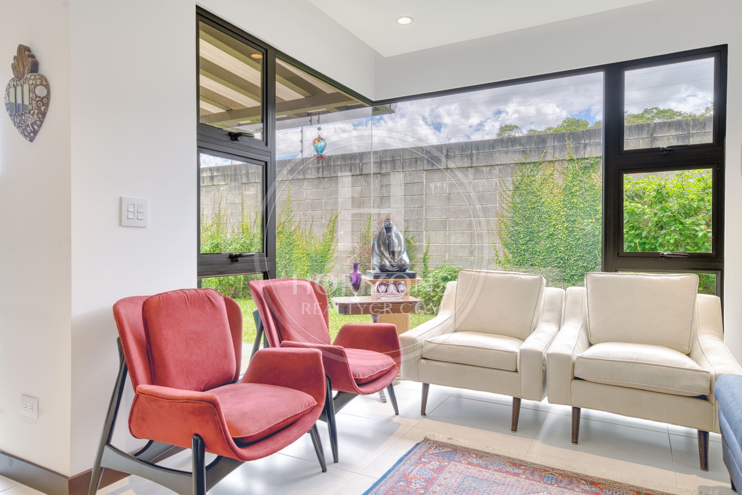 Venta Casa con Jardín en Montes de Oca Condominio La Estefana 3 Habitaciones 6 Parqueos noj1243dm