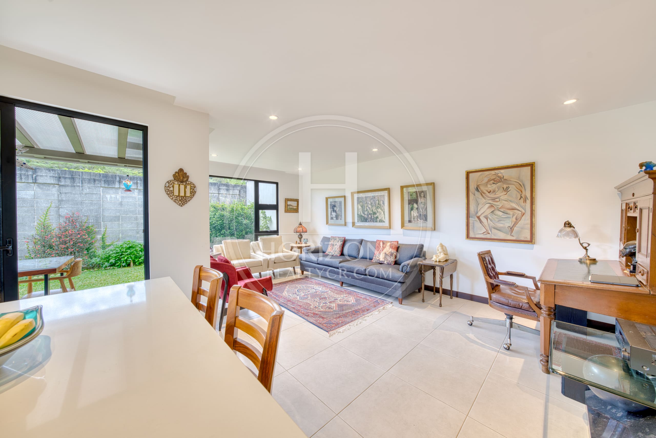 Venta Casa con Jardín en Montes de Oca Condominio La Estefana 3 Habitaciones 6 Parqueos noj1243dm