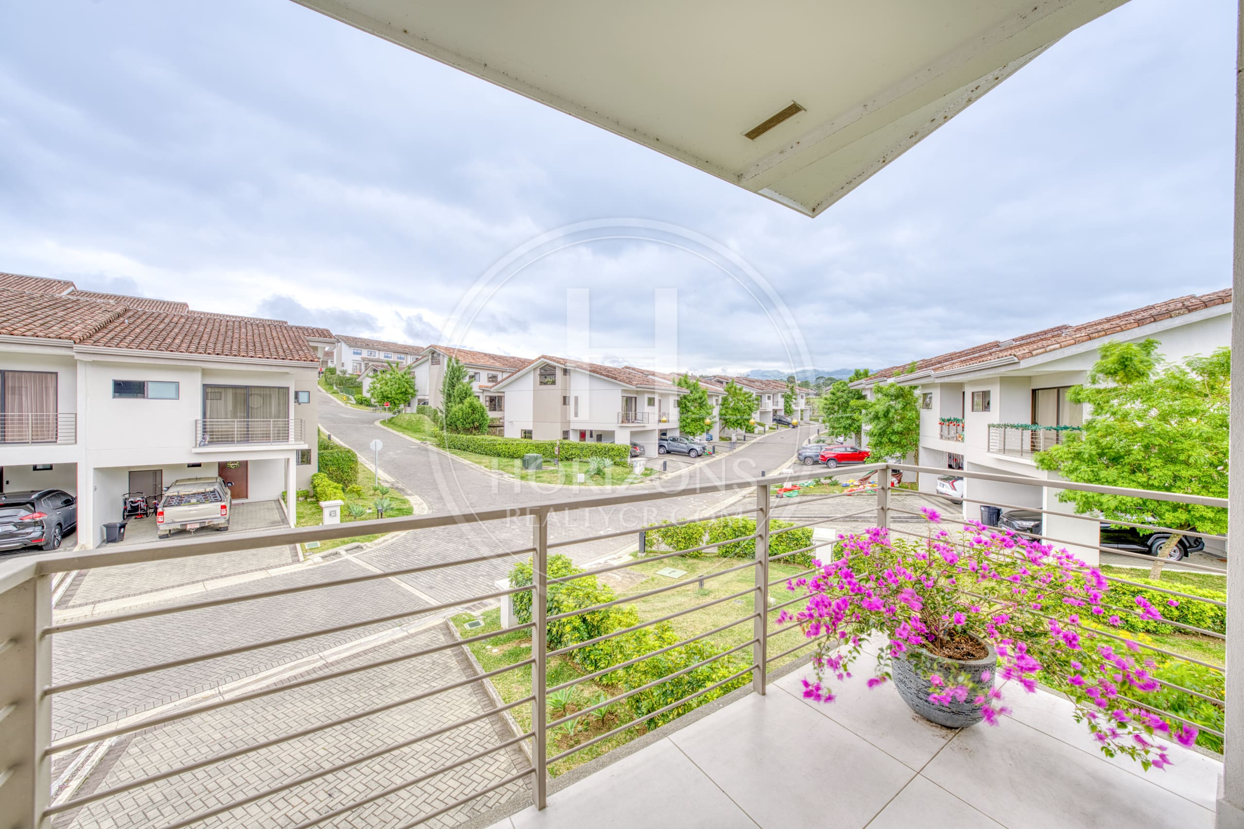 Venta Casa con Jardín en Montes de Oca Condominio La Estefana 3 Habitaciones 6 Parqueos noj1243dm