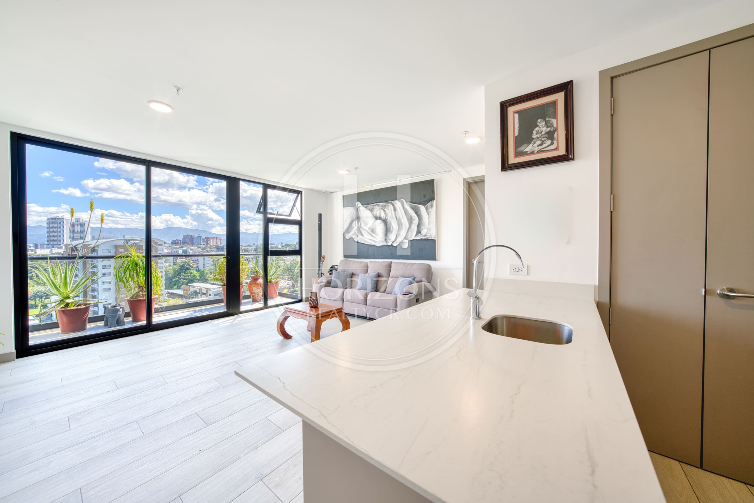Se Vende Exclusivo Apartamento en Condominio Núcleo Sabana San José con Amenidades y Centro Gastronómico noj1245jb