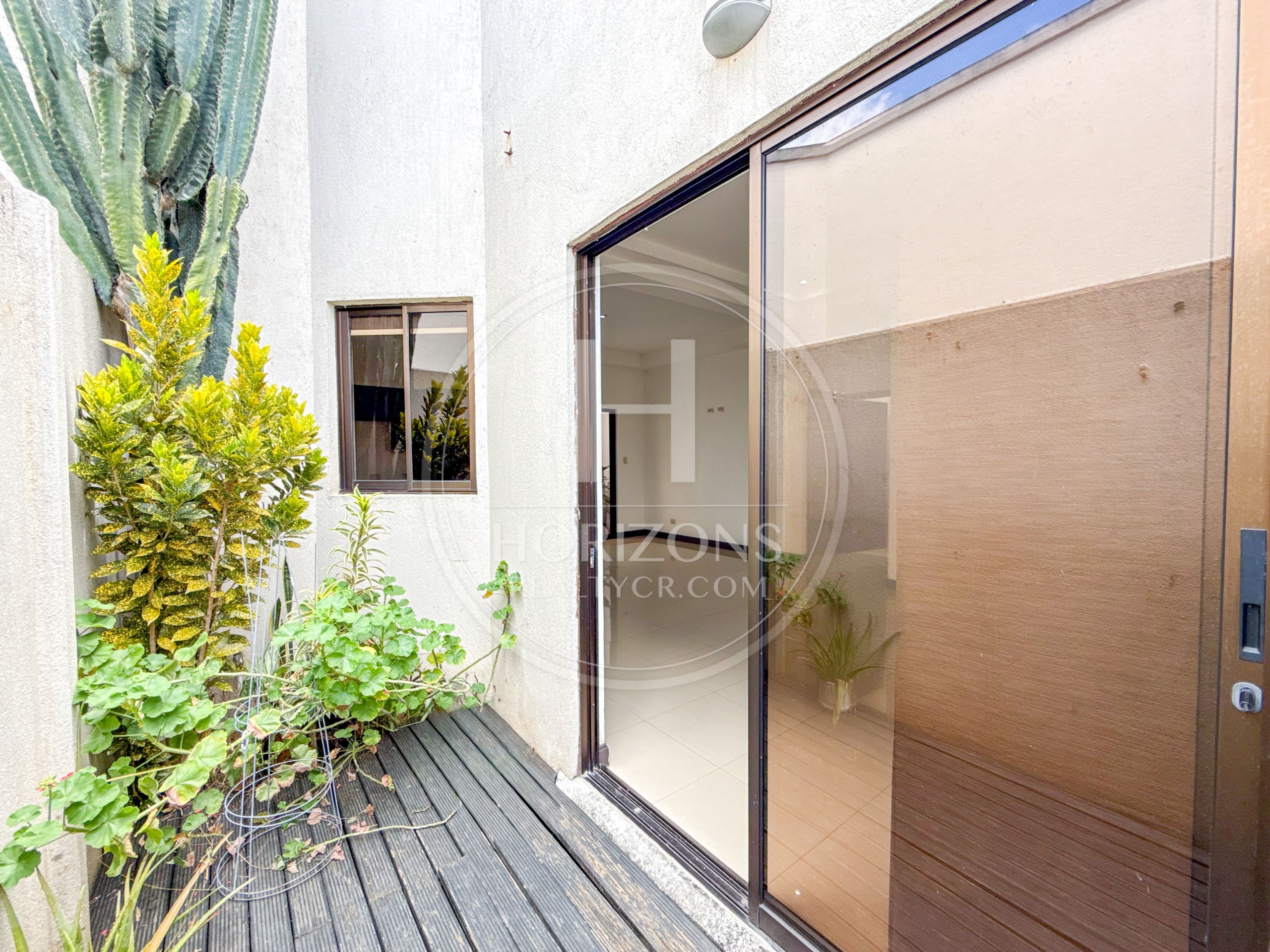 Casa de Una Planta en Alquiler en Bello Horizonte de Escazú 2 Habitaciones y Amenidades noj1252jb