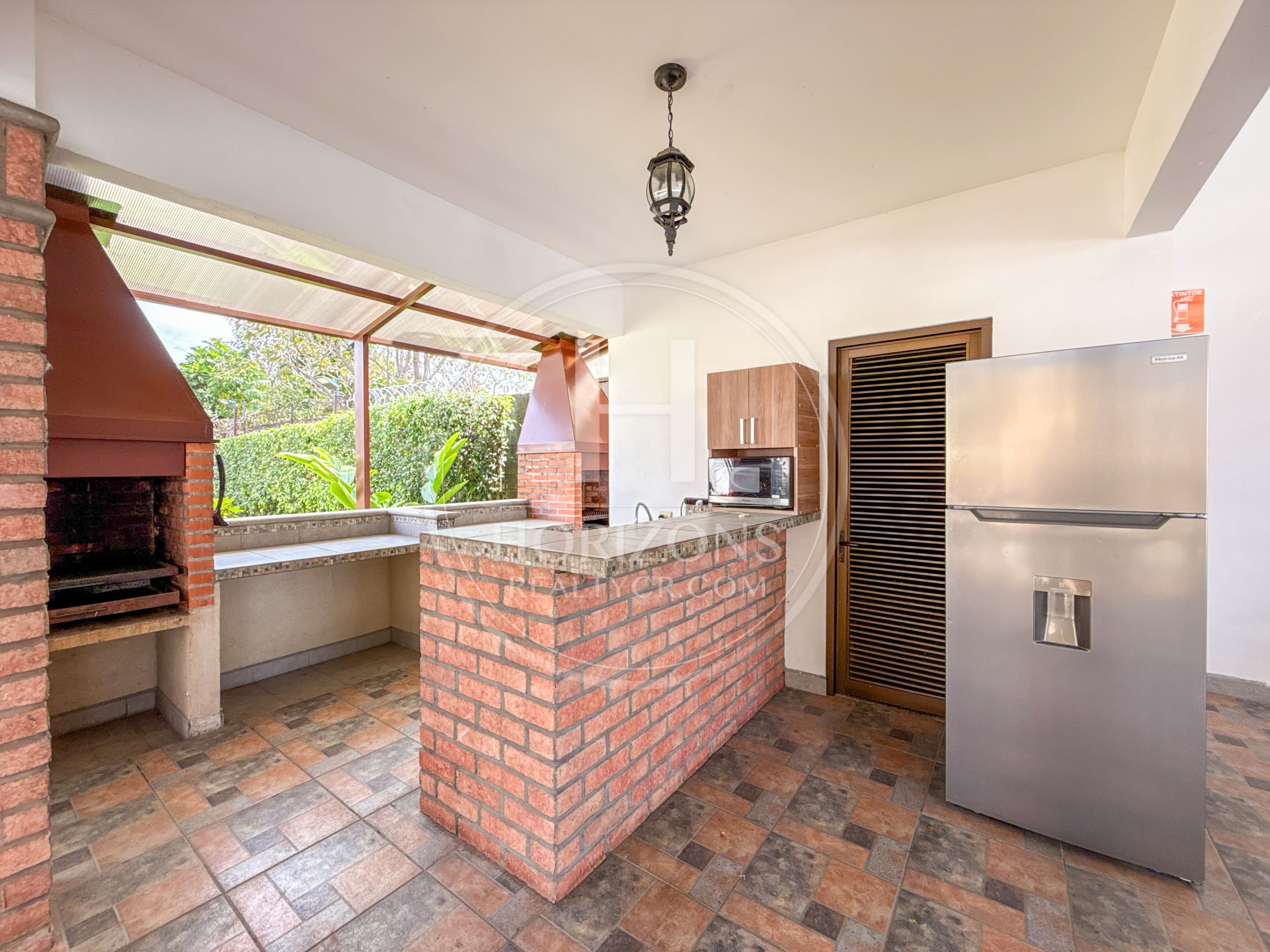 Casa de Una Planta en Alquiler en Bello Horizonte de Escazú 2 Habitaciones y Amenidades noj1252jb