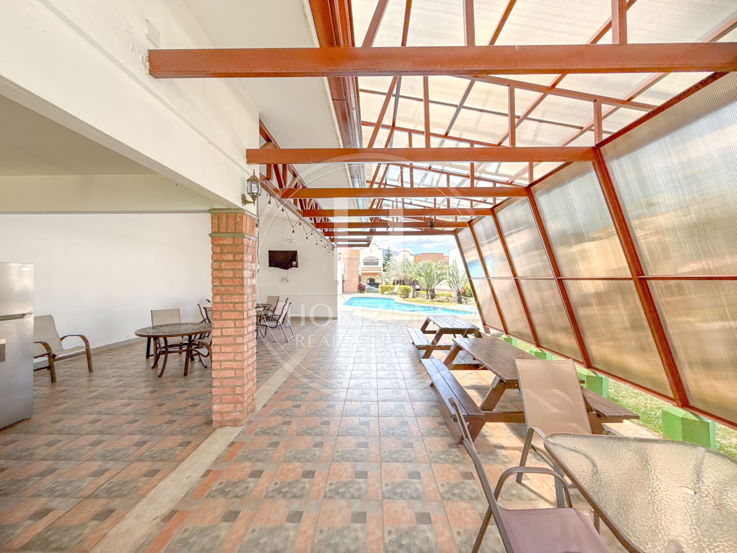 Casa de Una Planta en Alquiler en Bello Horizonte de Escazú 2 Habitaciones y Amenidades noj1252jb
