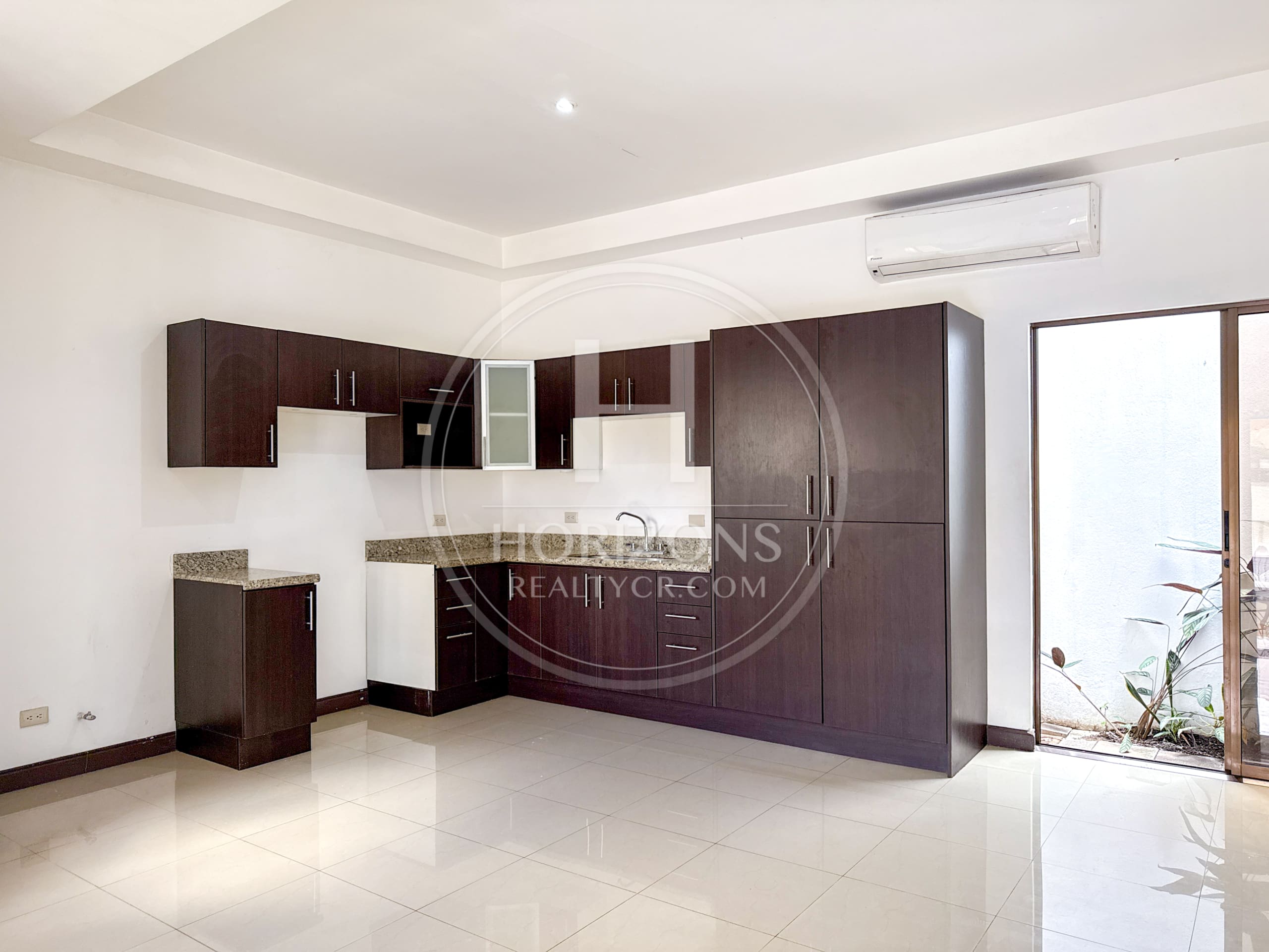Casa de Una Planta en Alquiler en Bello Horizonte de Escazú 2 Habitaciones y Amenidades noj1252jb