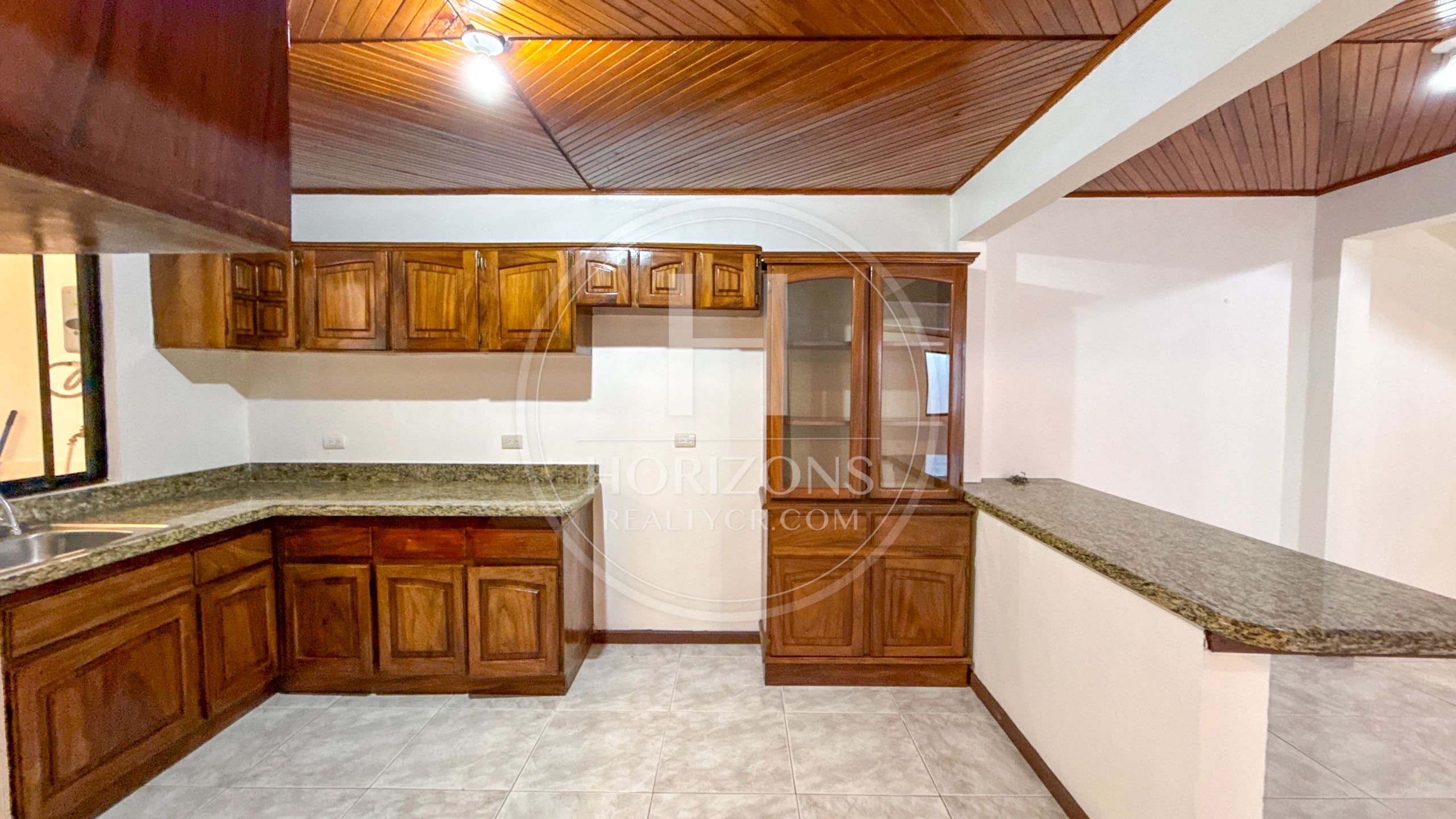 Se Alquila Casa Independiente con Patio en Curridabat 4 Habitaciones y Oficina noj1246jb