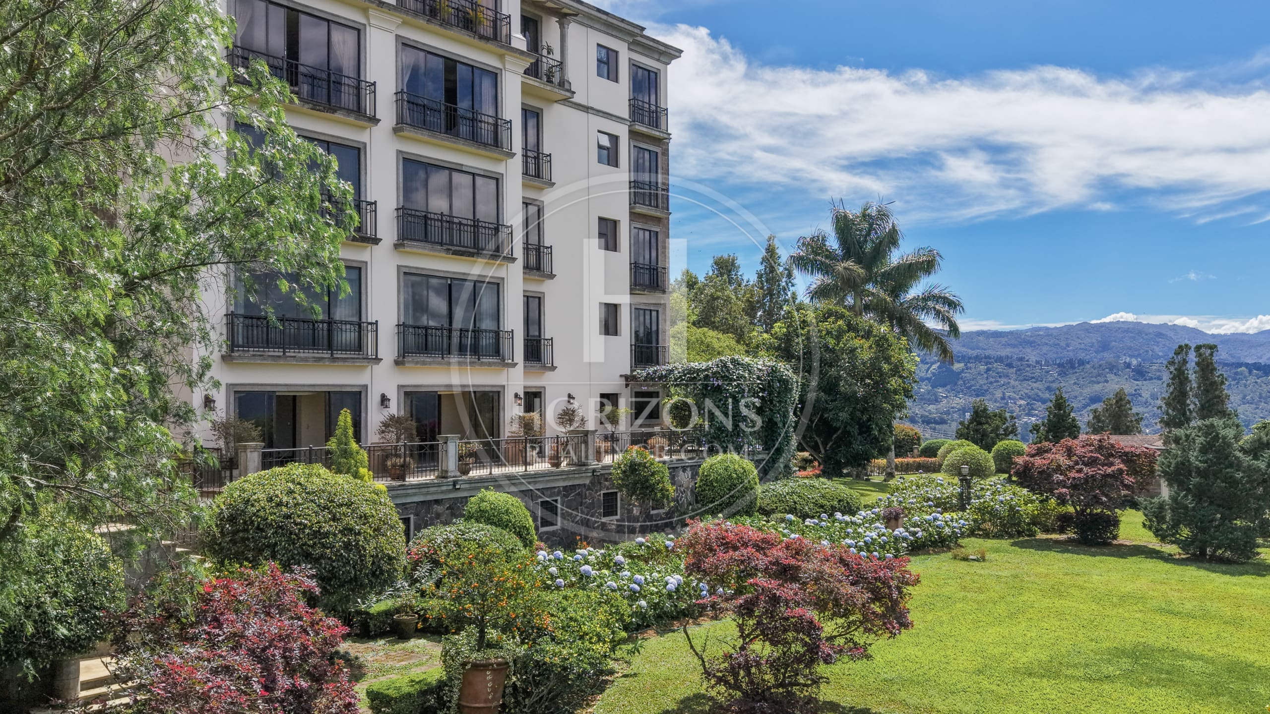 Se Vende Apartamento de Lujo en Torre el Olivar en Colinas de Montealegre Curridabat noj1253or