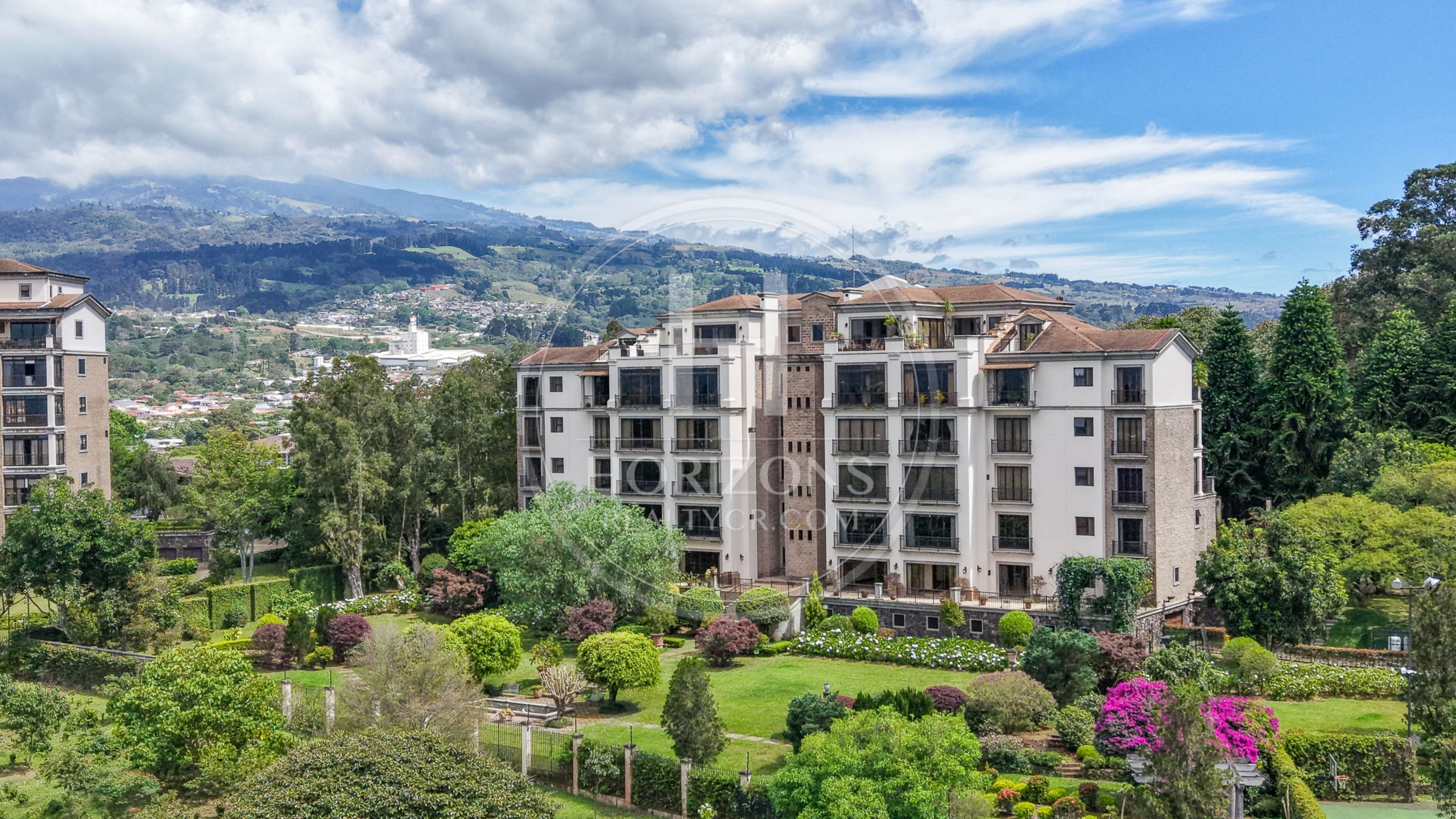 Se Vende Apartamento de Lujo en Torre el Olivar en Colinas de Montealegre Curridabat noj1253or