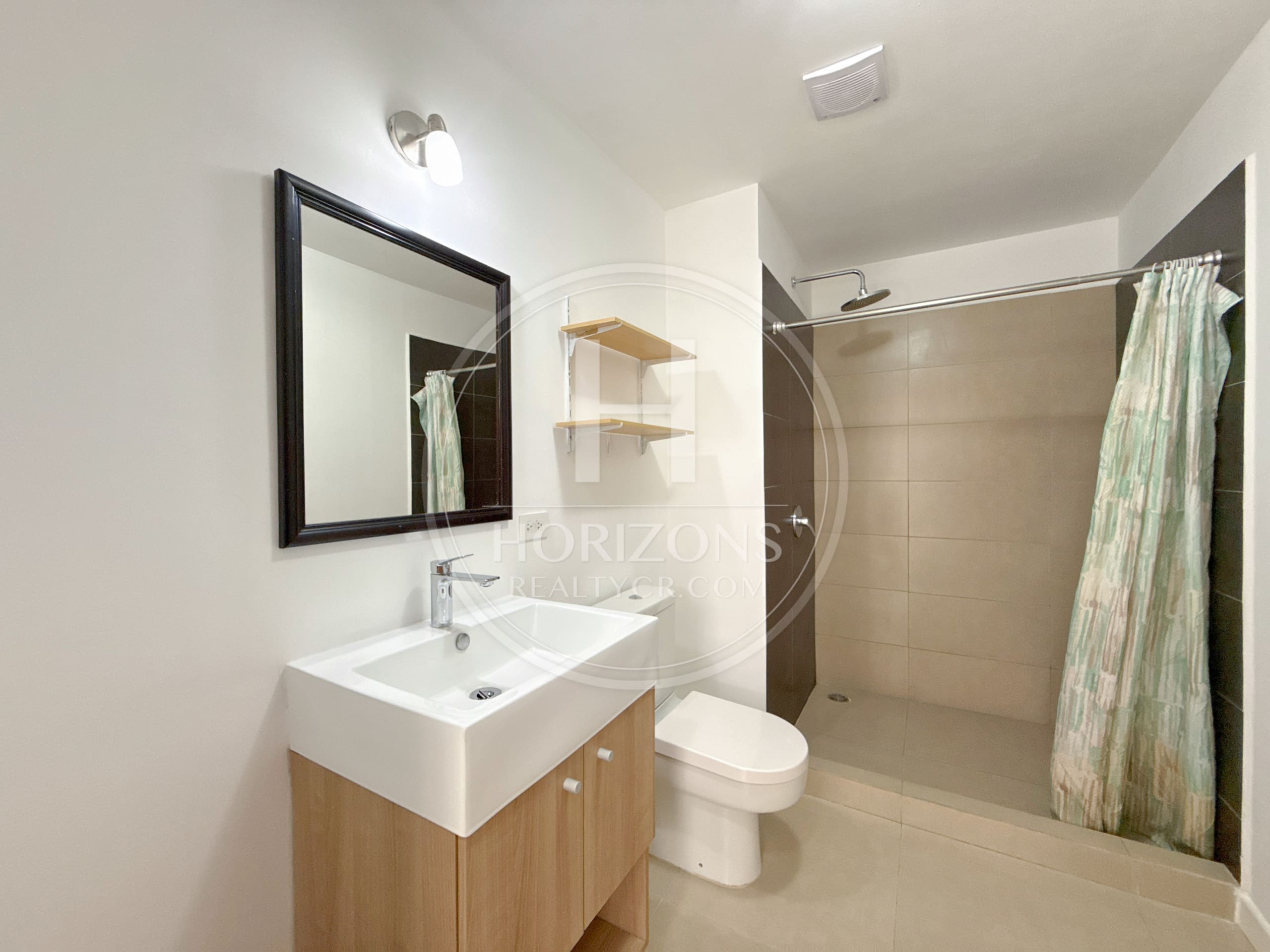 Se Vende Apartamento en Condominio Vive Sabanilla 2 Habitaciones y 2 Parqueos noj1264dm