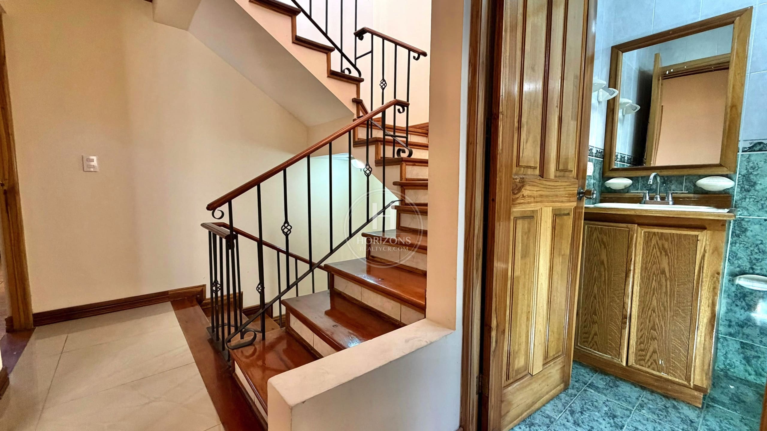 Se Vende Casa en Condominio San Pedro Montes de Oca 4 Habitaciones y Vista a las Montañas noj1258jb