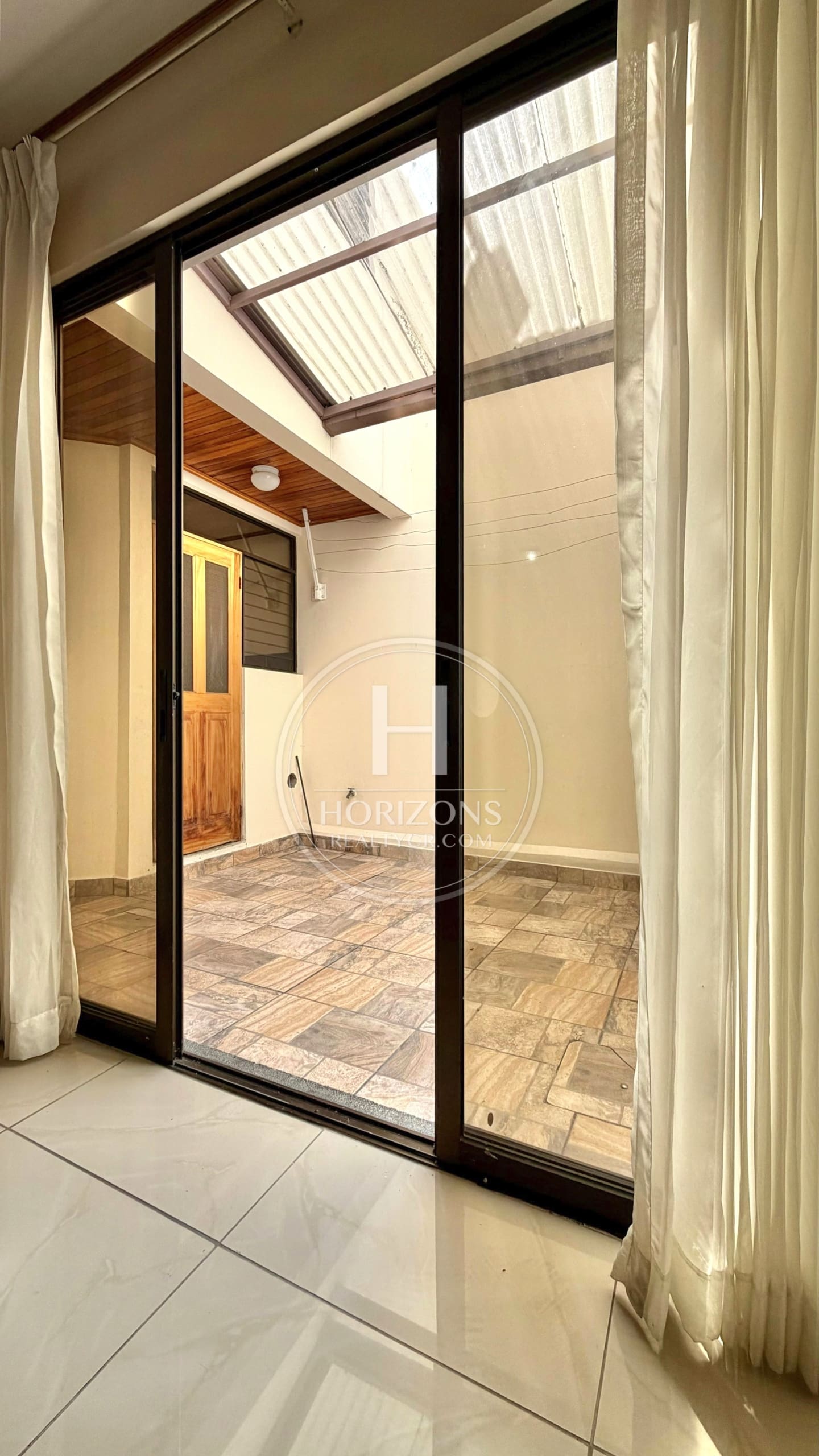 Se Vende Casa en Condominio San Pedro Montes de Oca 4 Habitaciones y Vista a las Montañas noj1258jb