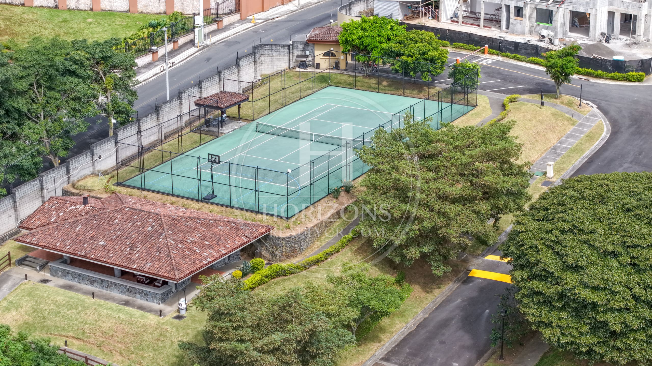 Se Vende Casa de Lujo en Condominio Hacienda Gregal 4 Habitaciones 1,800 m² de Terreno noj1273or